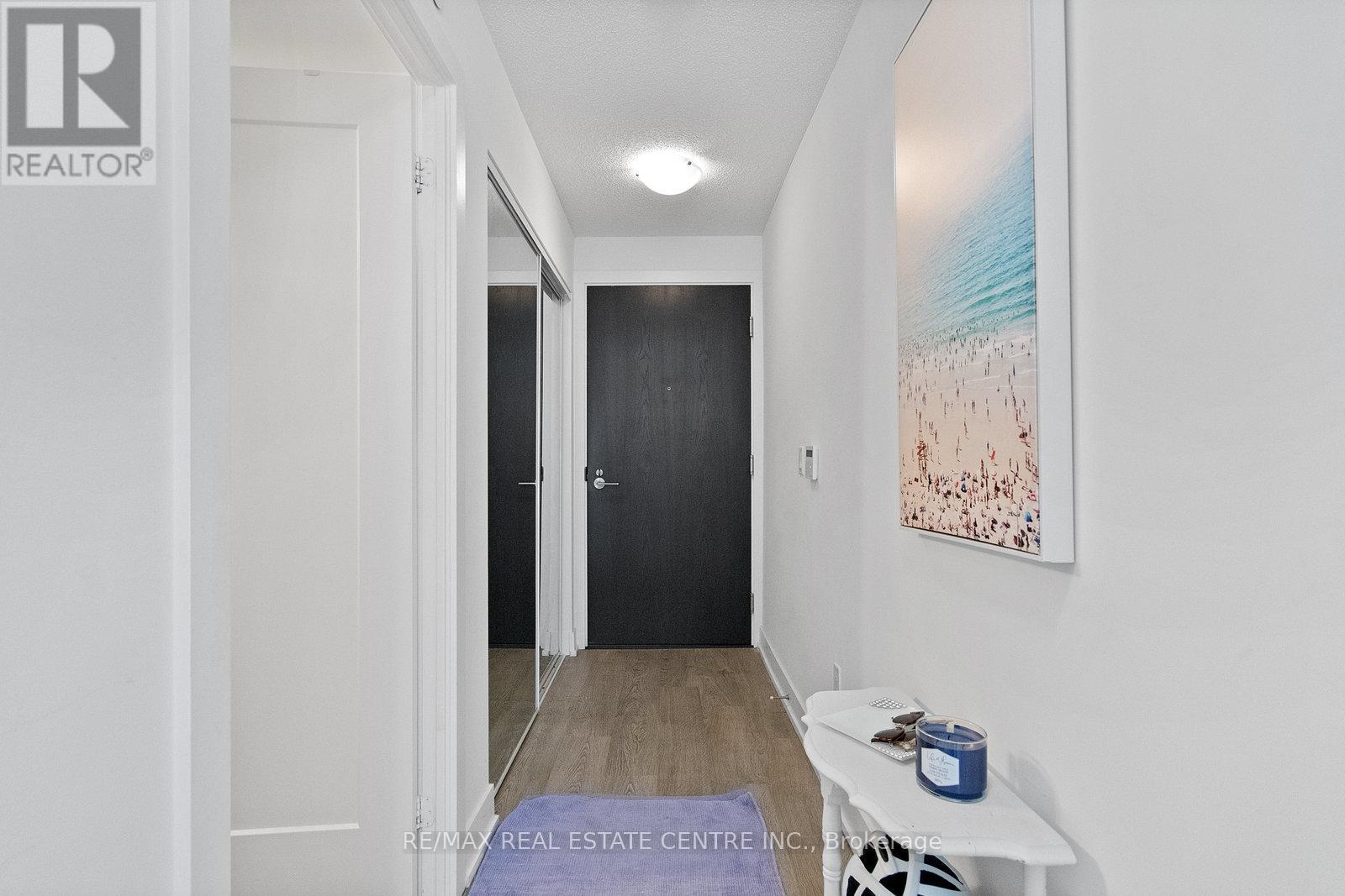 425 - 9 Mabelle Avenue, Toronto, Ontario  M9A 4X7 - Photo 3 - W12964762