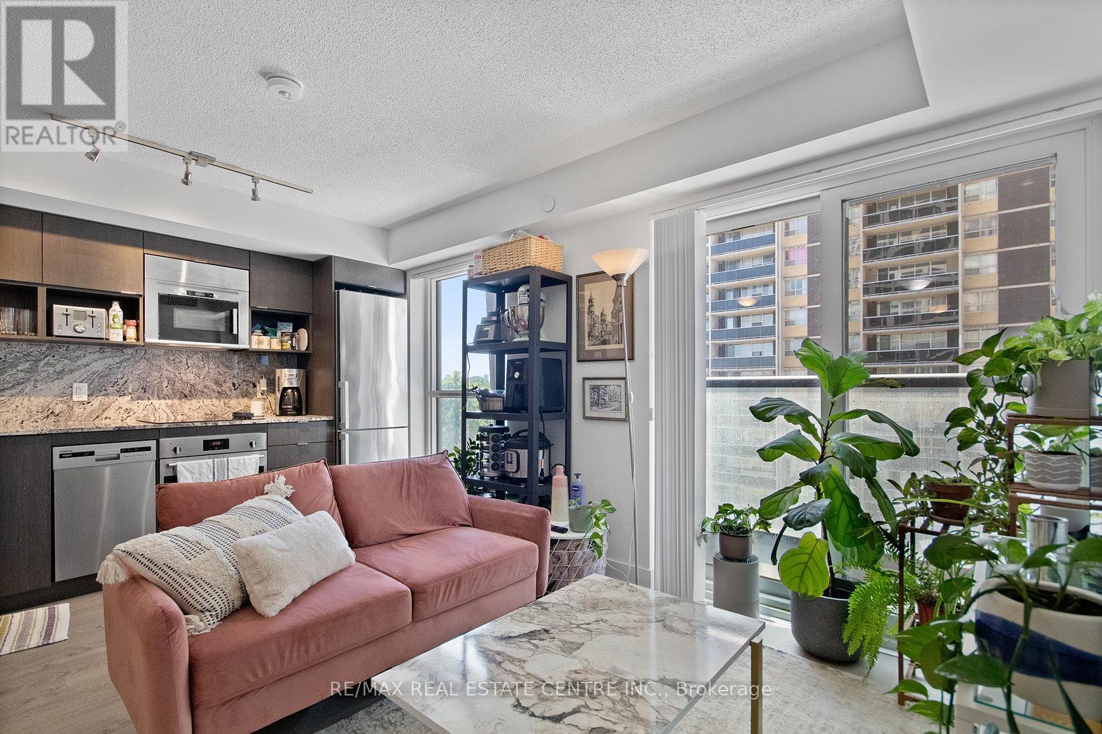 425 - 9 Mabelle Avenue, Toronto, Ontario  M9A 4X7 - Photo 6 - W12964762