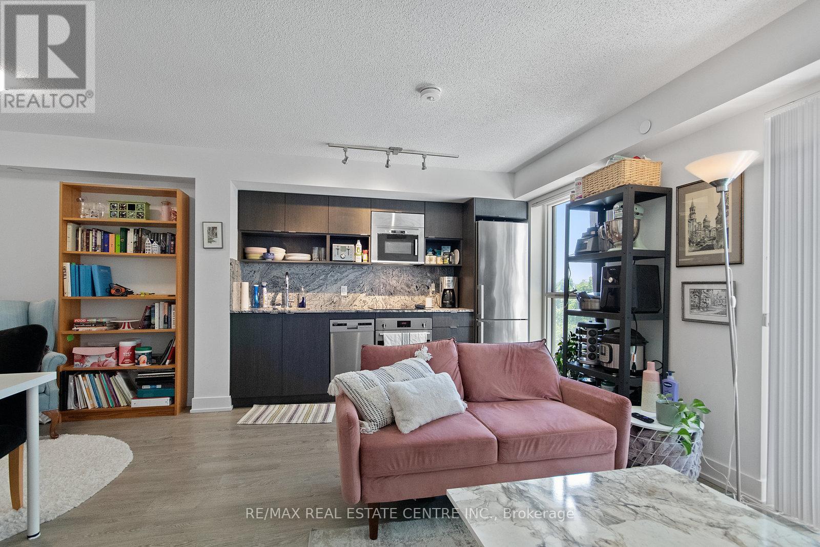 425 - 9 Mabelle Avenue, Toronto, Ontario  M9A 4X7 - Photo 7 - W12964762