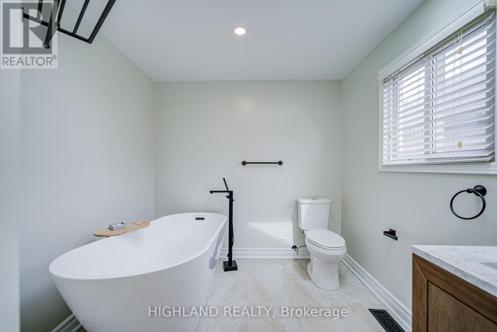 4508 Donegal Drive, Mississauga, Ontario  L5M 4G9 - Photo 28 - W12964784