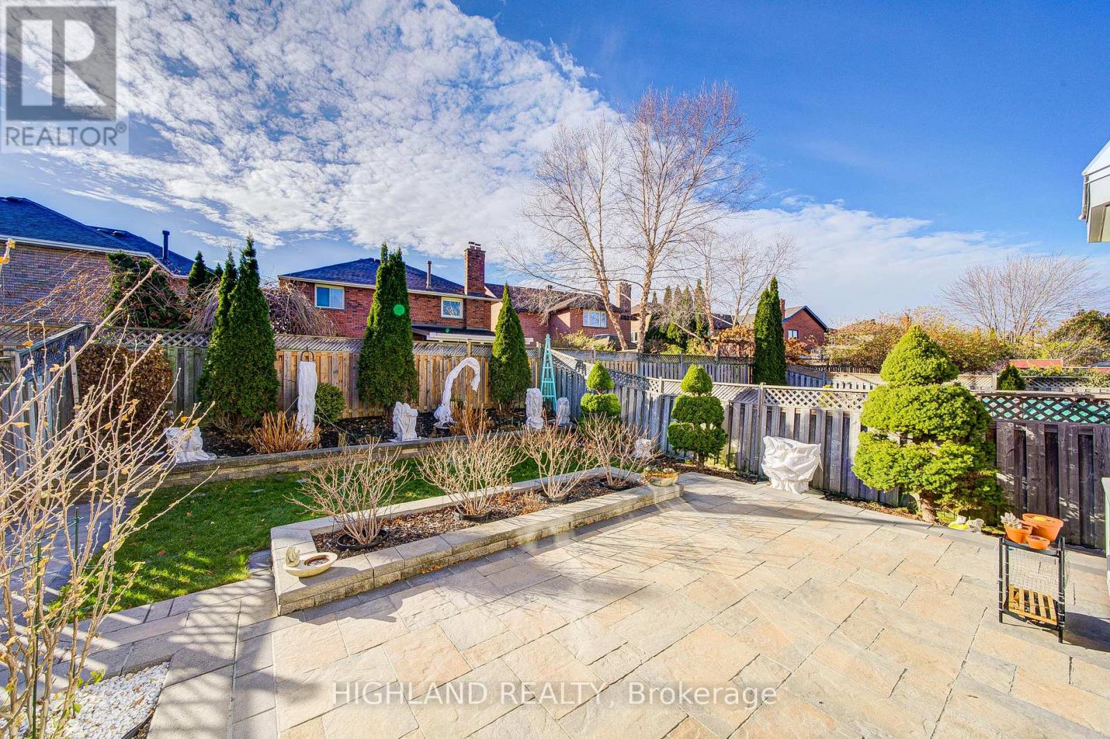 4508 Donegal Drive, Mississauga, Ontario  L5M 4G9 - Photo 4 - W12964784