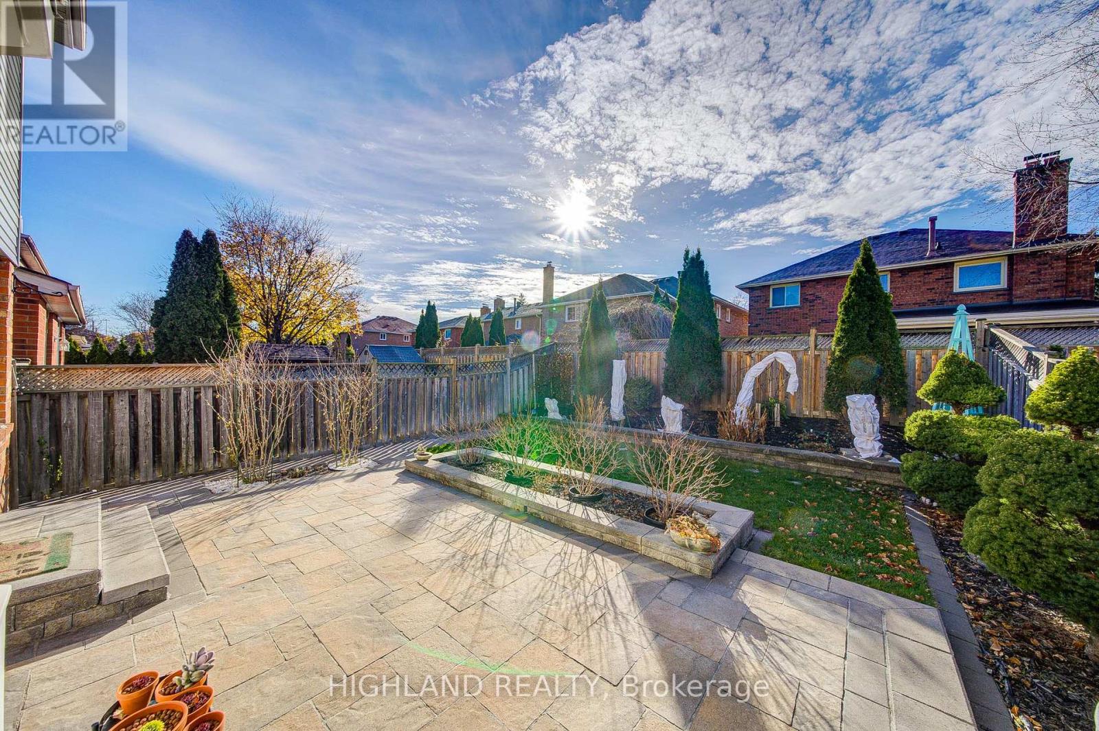 4508 Donegal Drive, Mississauga, Ontario  L5M 4G9 - Photo 6 - W12964784