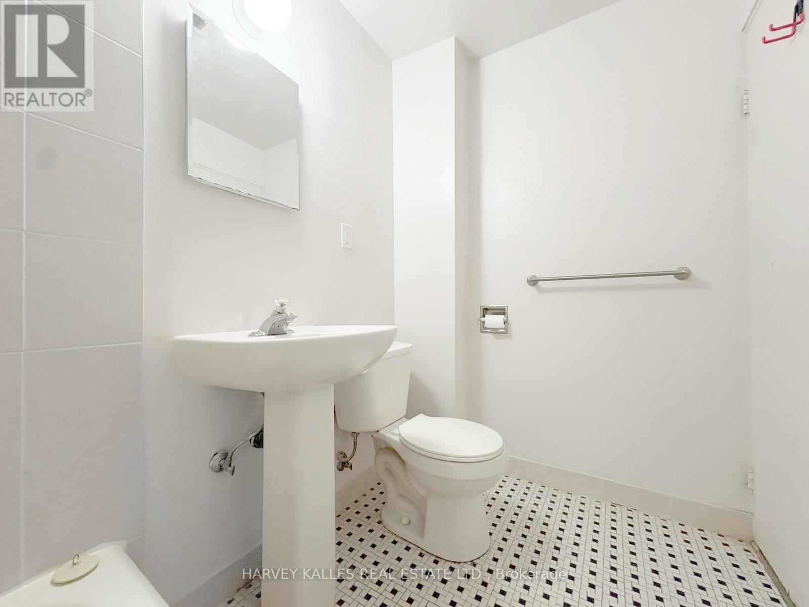 406 - 1490 Eglinton Avenue W, Toronto, Ontario  M6E 2G5 - Photo 7 - W12964796