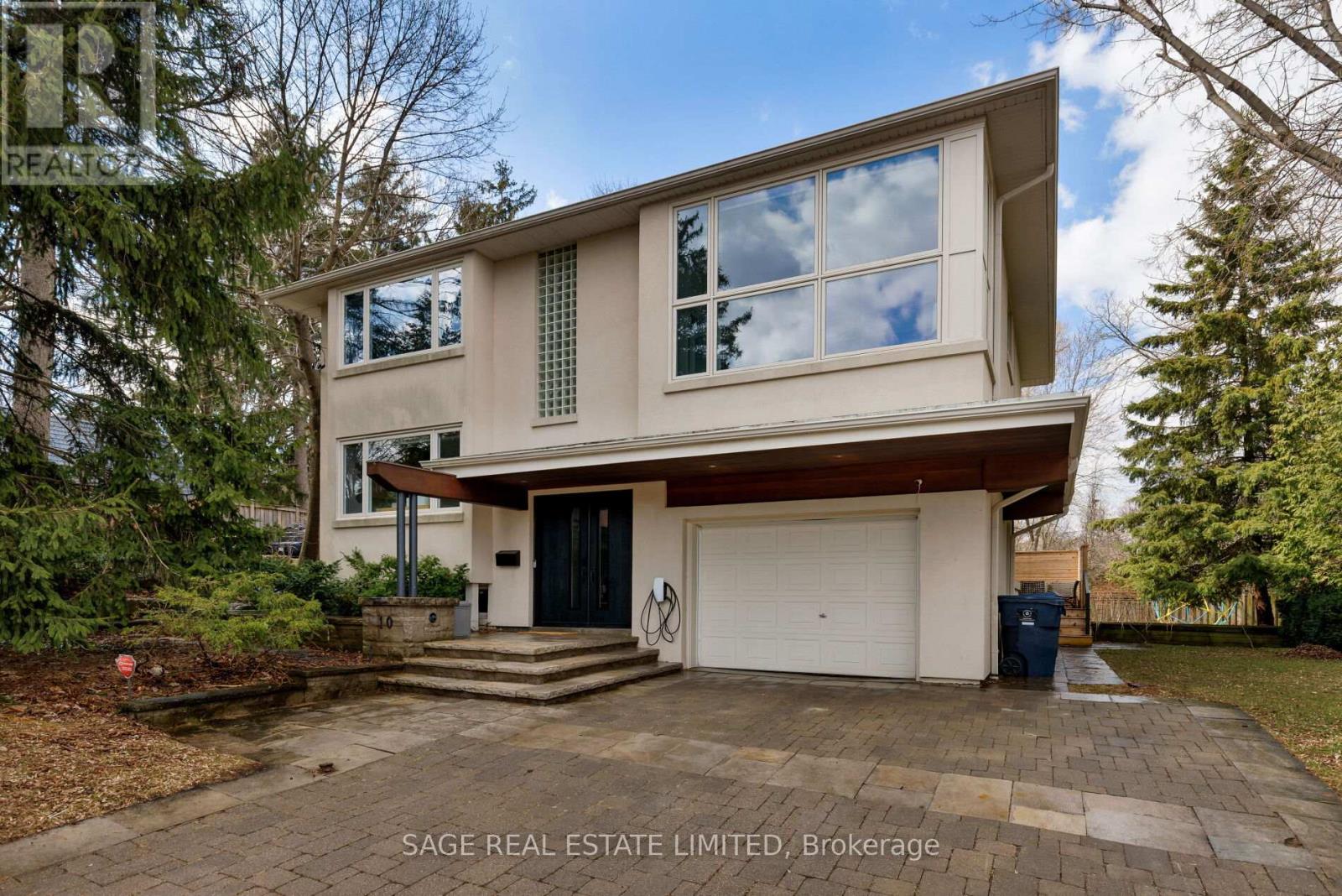 10 WALFORD ROAD, Toronto, Ontario