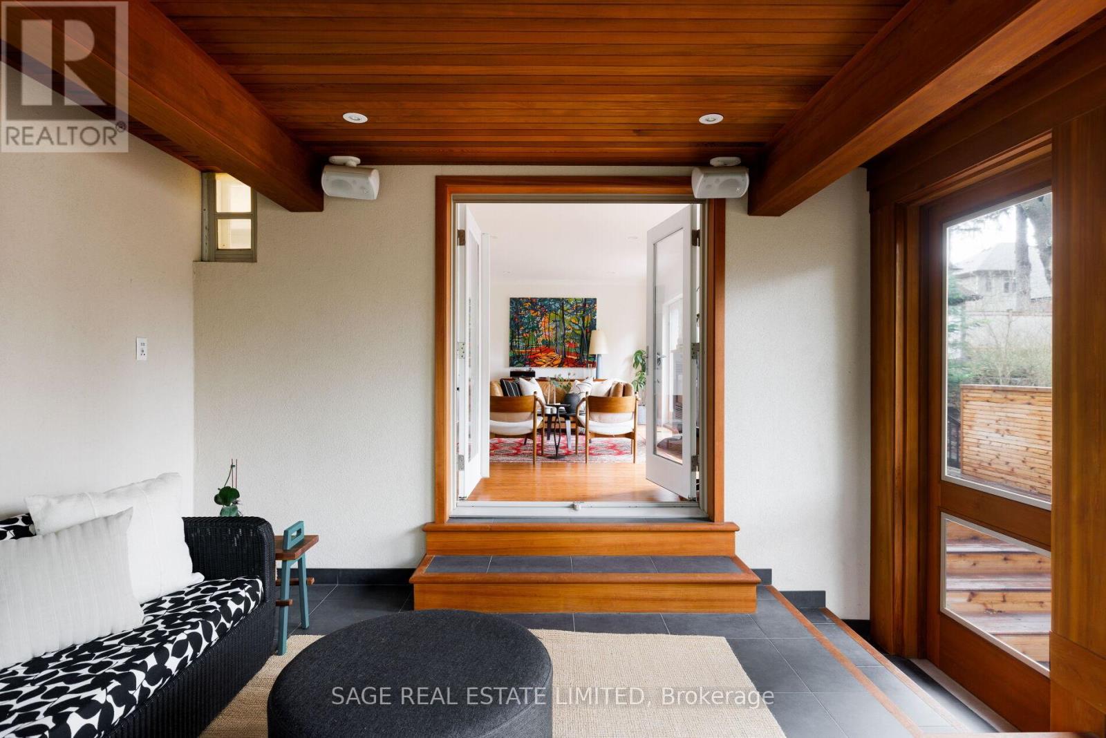 10 Walford Road, Toronto, Ontario  M8X 2P1 - Photo 9 - W12964852