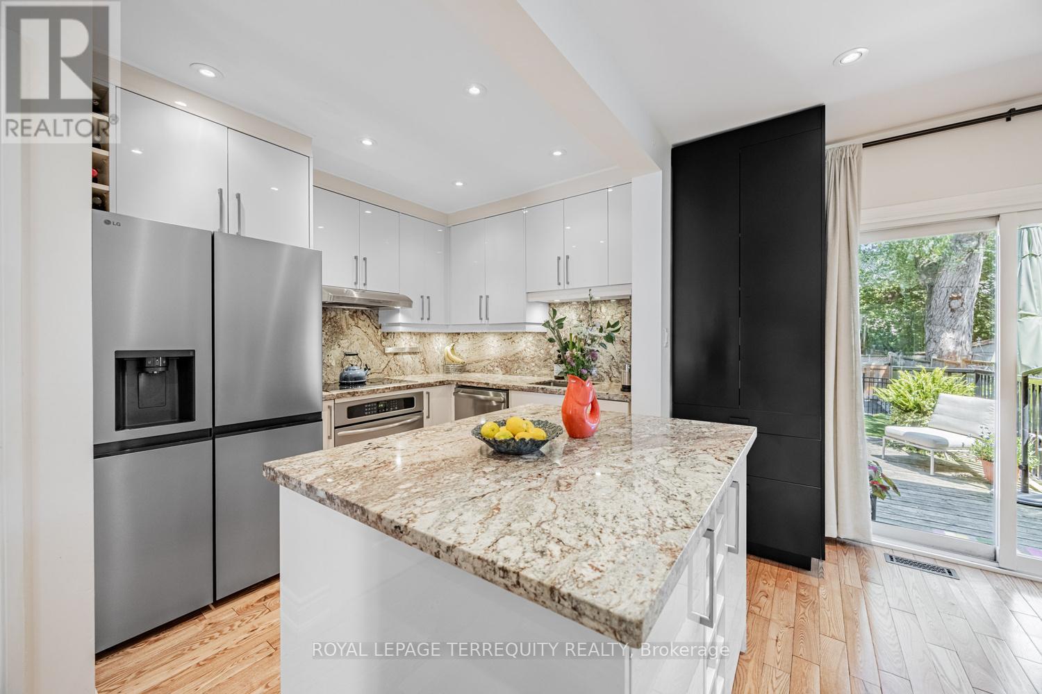 87 Eighth Street, Toronto, Ontario  M8V 3C5 - Photo 12 - W12964888