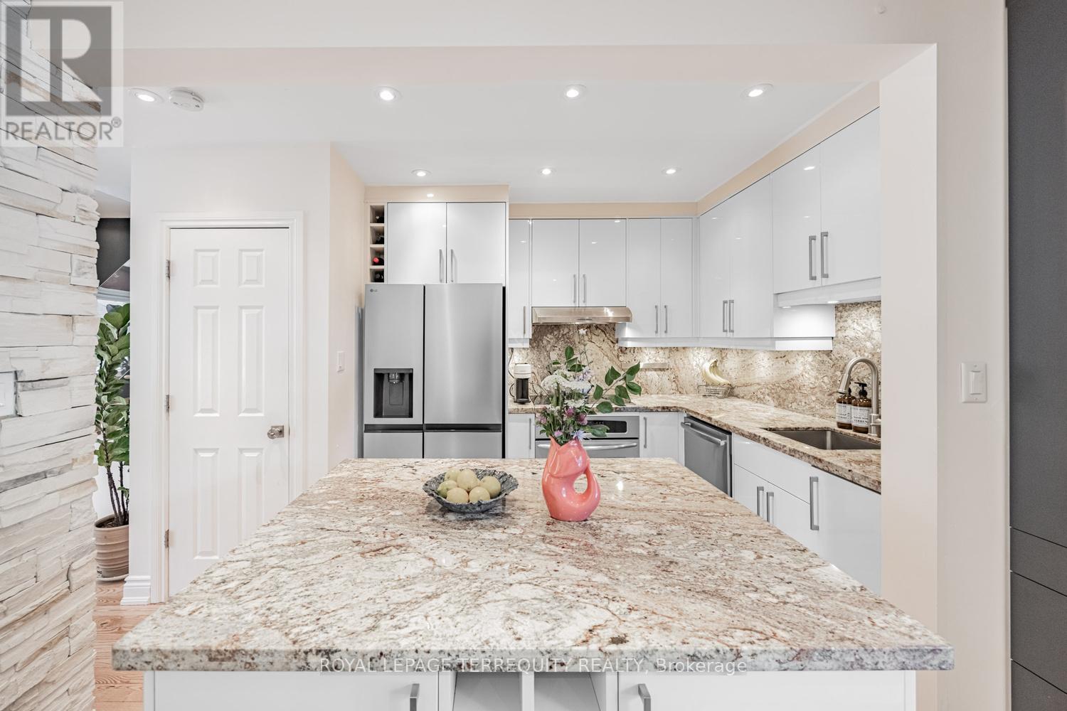 87 Eighth Street, Toronto, Ontario  M8V 3C5 - Photo 13 - W12964888