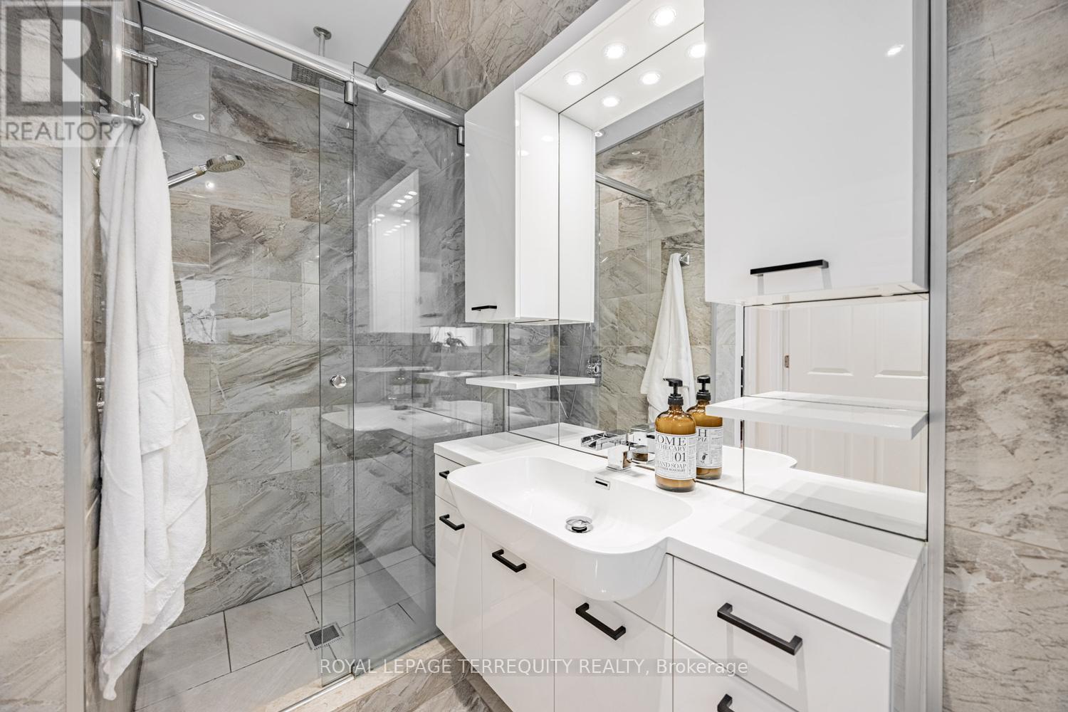 87 Eighth Street, Toronto, Ontario  M8V 3C5 - Photo 23 - W12964888