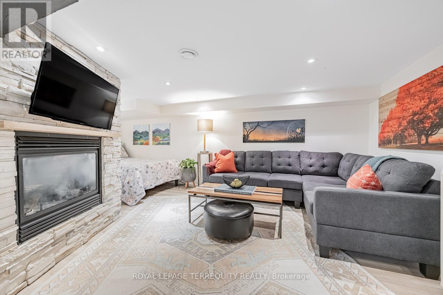 87 Eighth Street, Toronto, Ontario  M8V 3C5 - Photo 25 - W12964888