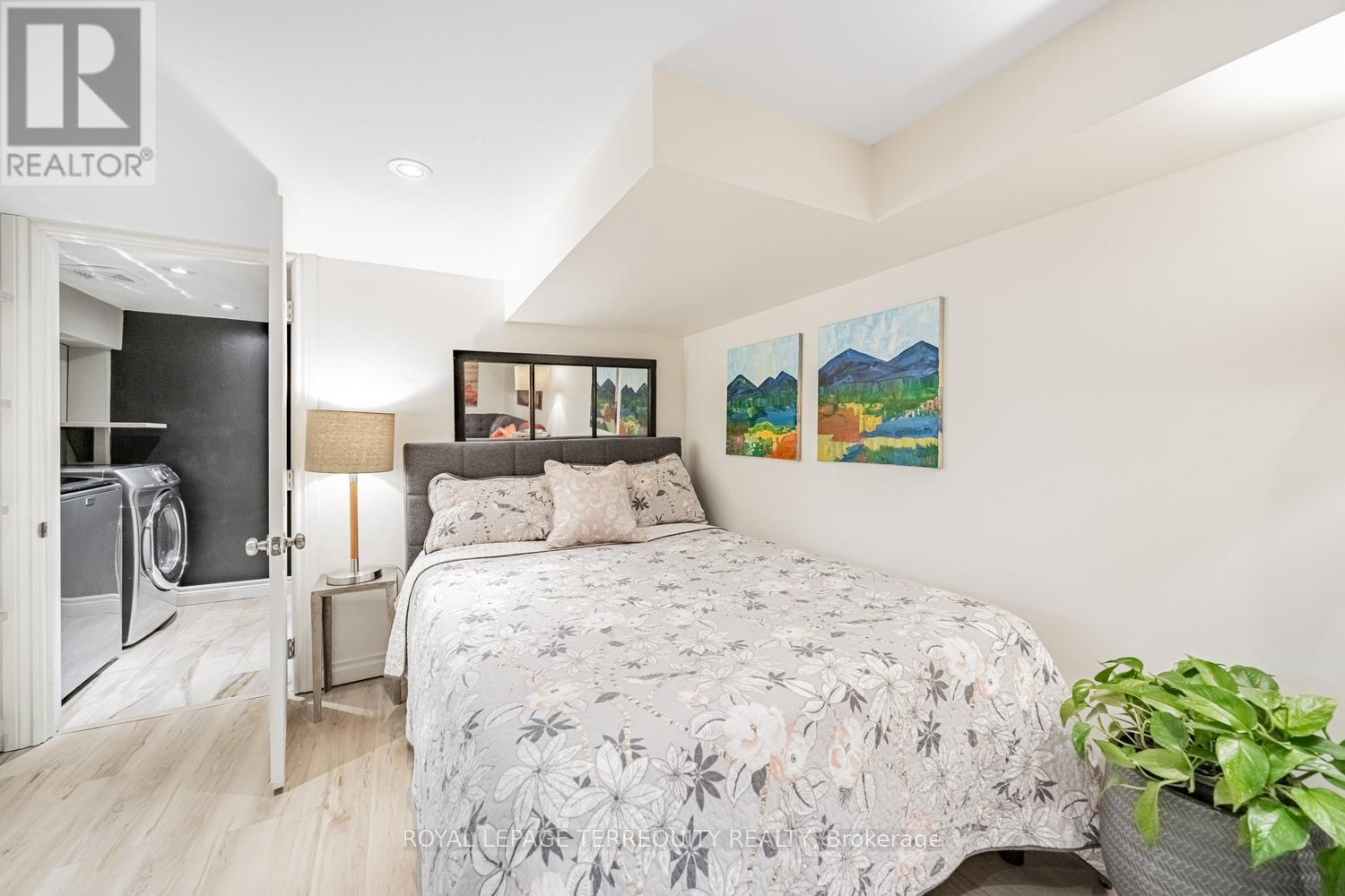 87 Eighth Street, Toronto, Ontario  M8V 3C5 - Photo 27 - W12964888