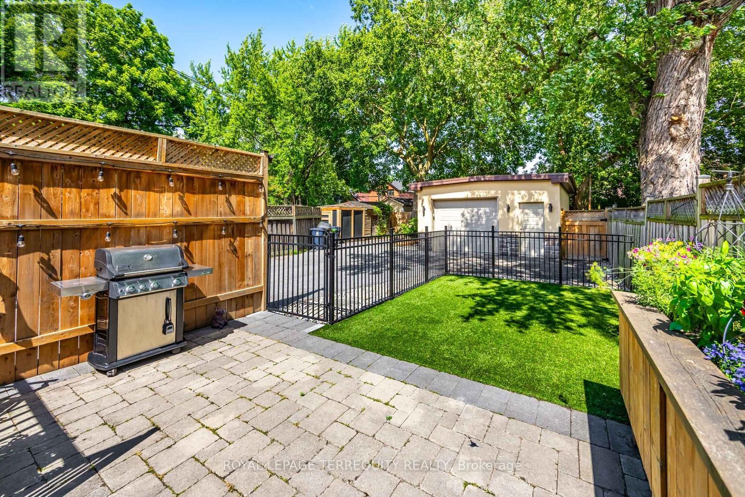 87 Eighth Street, Toronto, Ontario  M8V 3C5 - Photo 31 - W12964888