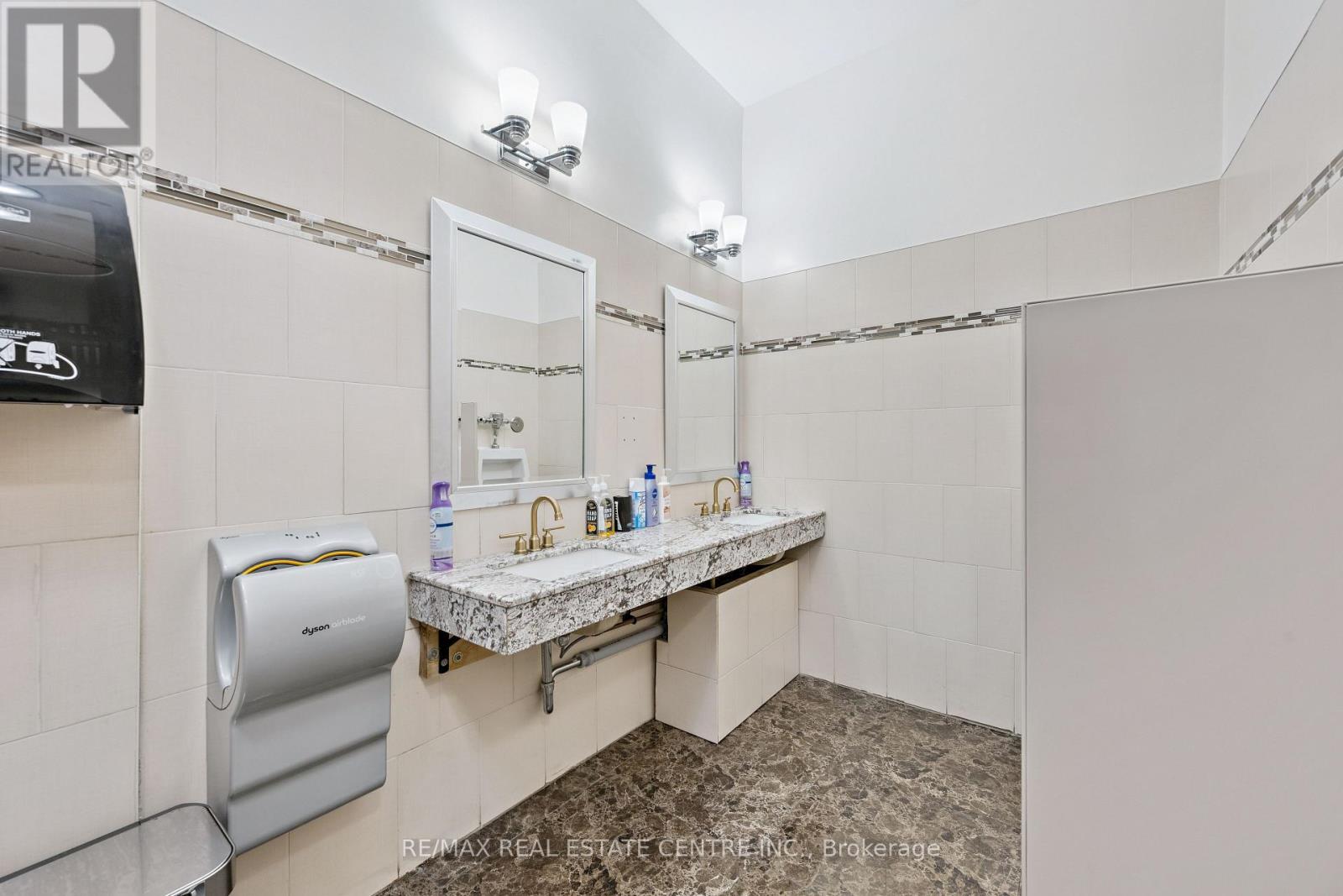 7605 Danbro Crescent, Mississauga, Ontario  L5N 6P9 - Photo 43 - W12964896