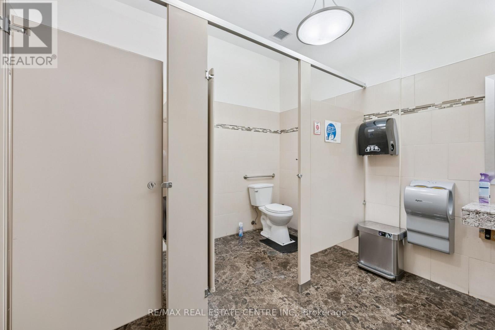 7605 Danbro Crescent, Mississauga, Ontario  L5N 6P9 - Photo 44 - W12964896