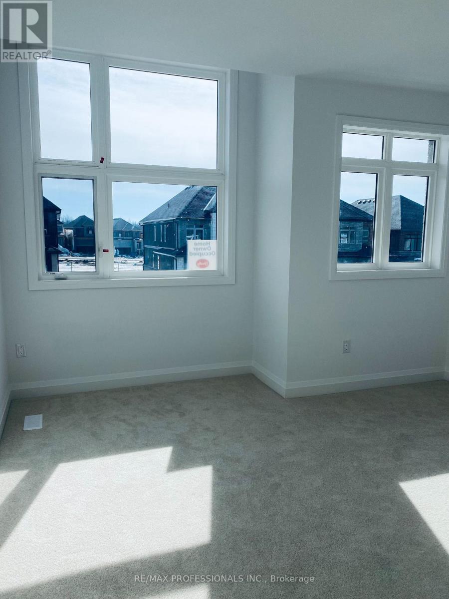 14 Barnyard Trail, Barrie (Innis-Shore), Ontario  L9J 0T4 - Photo 11 - S12964400