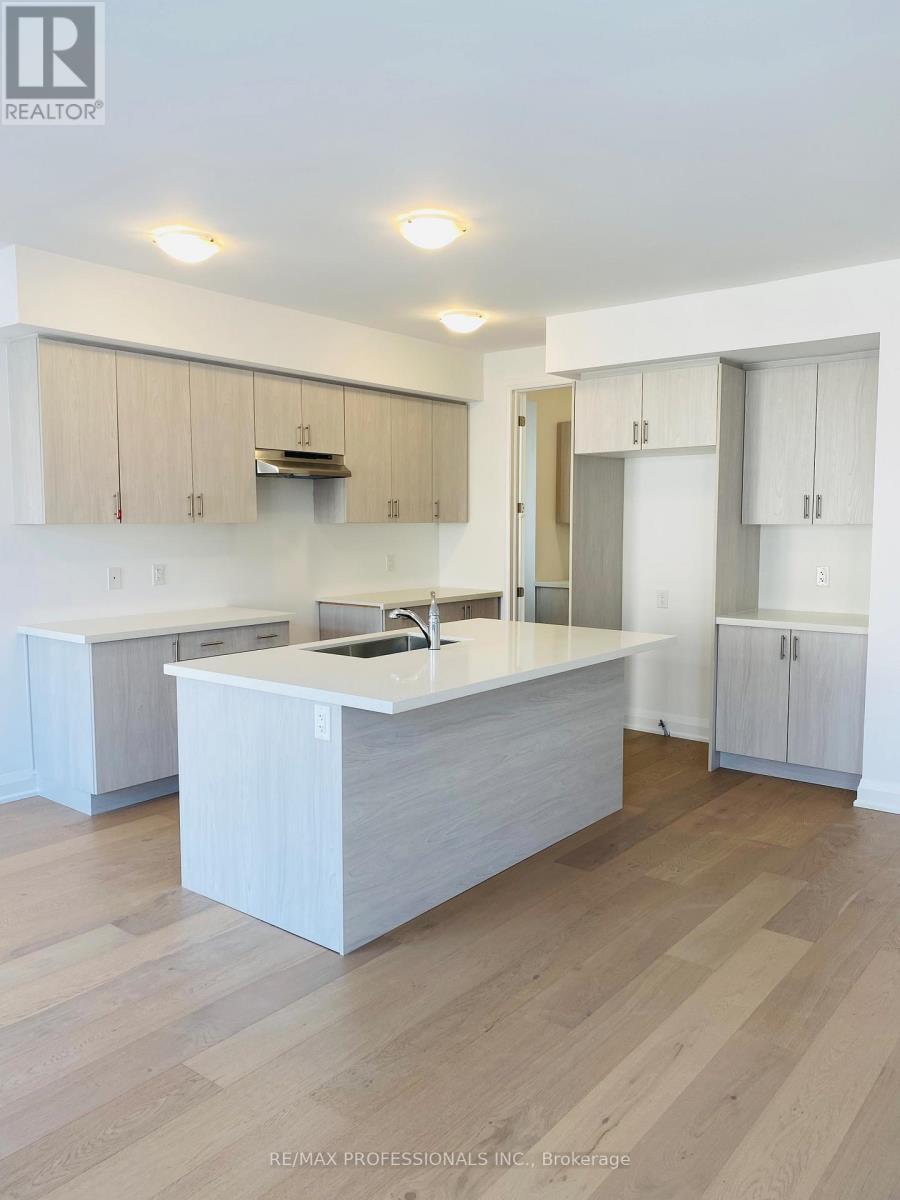 14 Barnyard Trail, Barrie (Innis-Shore), Ontario  L9J 0T4 - Photo 4 - S12964400