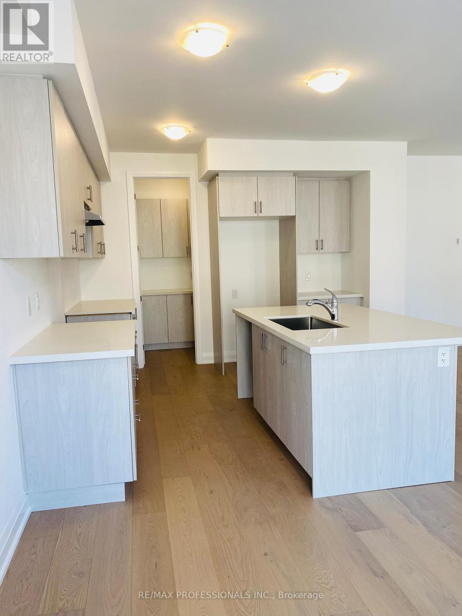 14 Barnyard Trail, Barrie (Innis-Shore), Ontario  L9J 0T4 - Photo 3 - S12964400