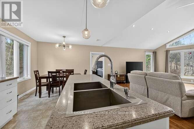 138 Escott Rockport Road, Leeds And The Thousand Islands, Ontario  K0E 1R0 - Photo 15 - X12965032