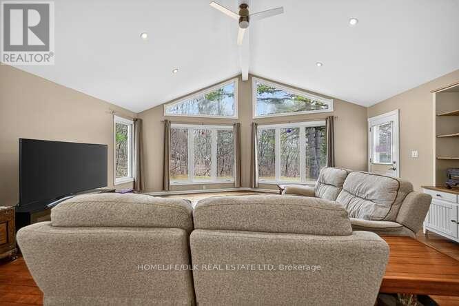 138 Escott Rockport Road, Leeds And The Thousand Islands, Ontario  K0E 1R0 - Photo 8 - X12965032