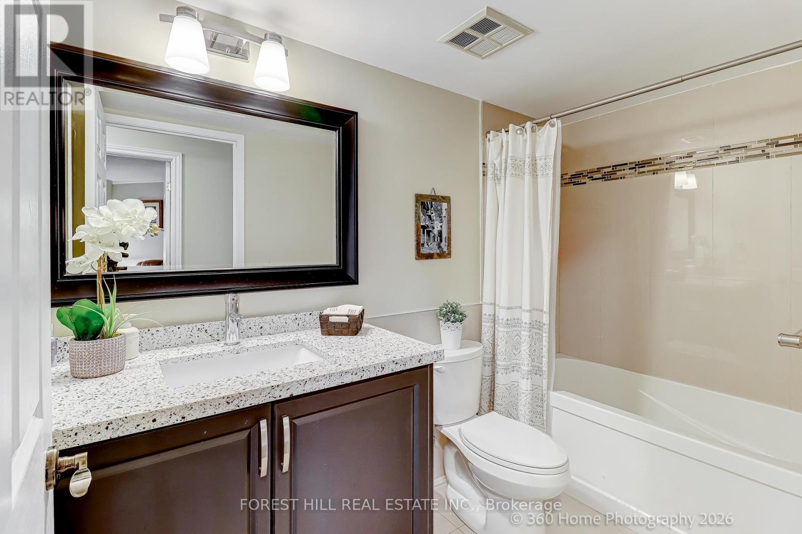 204 - 45 Kingsbridge Garden Circle, Mississauga, Ontario  L5R 3K4 - Photo 17 - W12963474