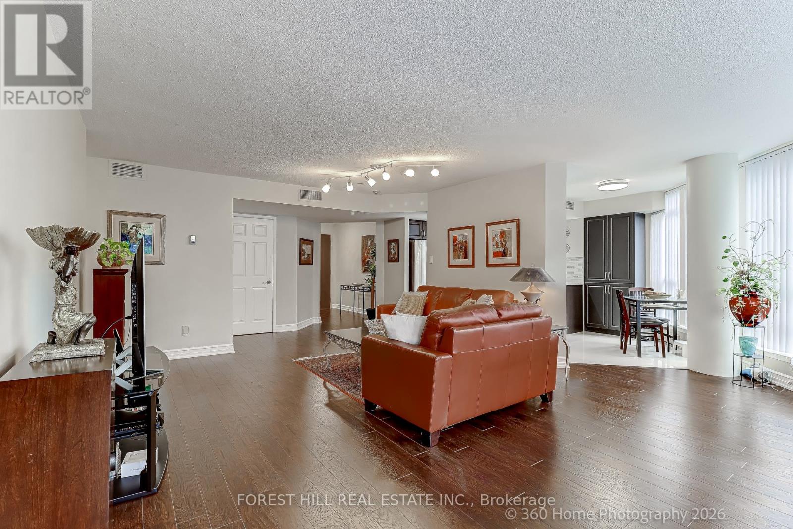 204 - 45 Kingsbridge Garden Circle, Mississauga, Ontario  L5R 3K4 - Photo 12 - W12963474