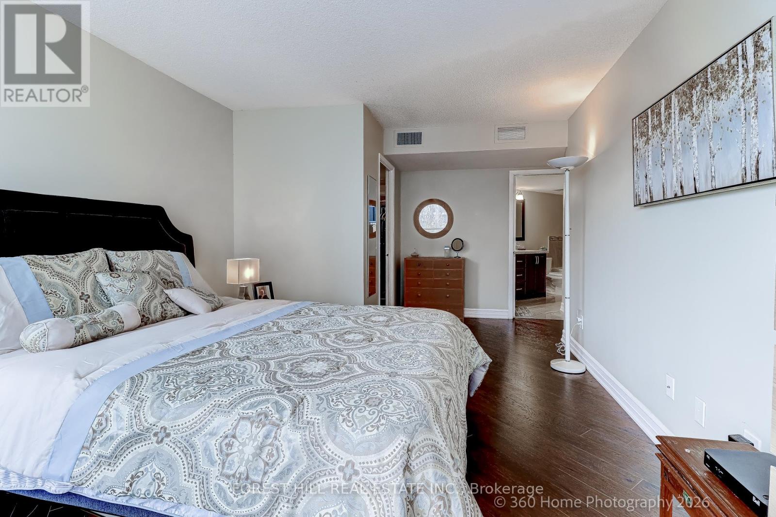 204 - 45 Kingsbridge Garden Circle, Mississauga, Ontario  L5R 3K4 - Photo 25 - W12963474