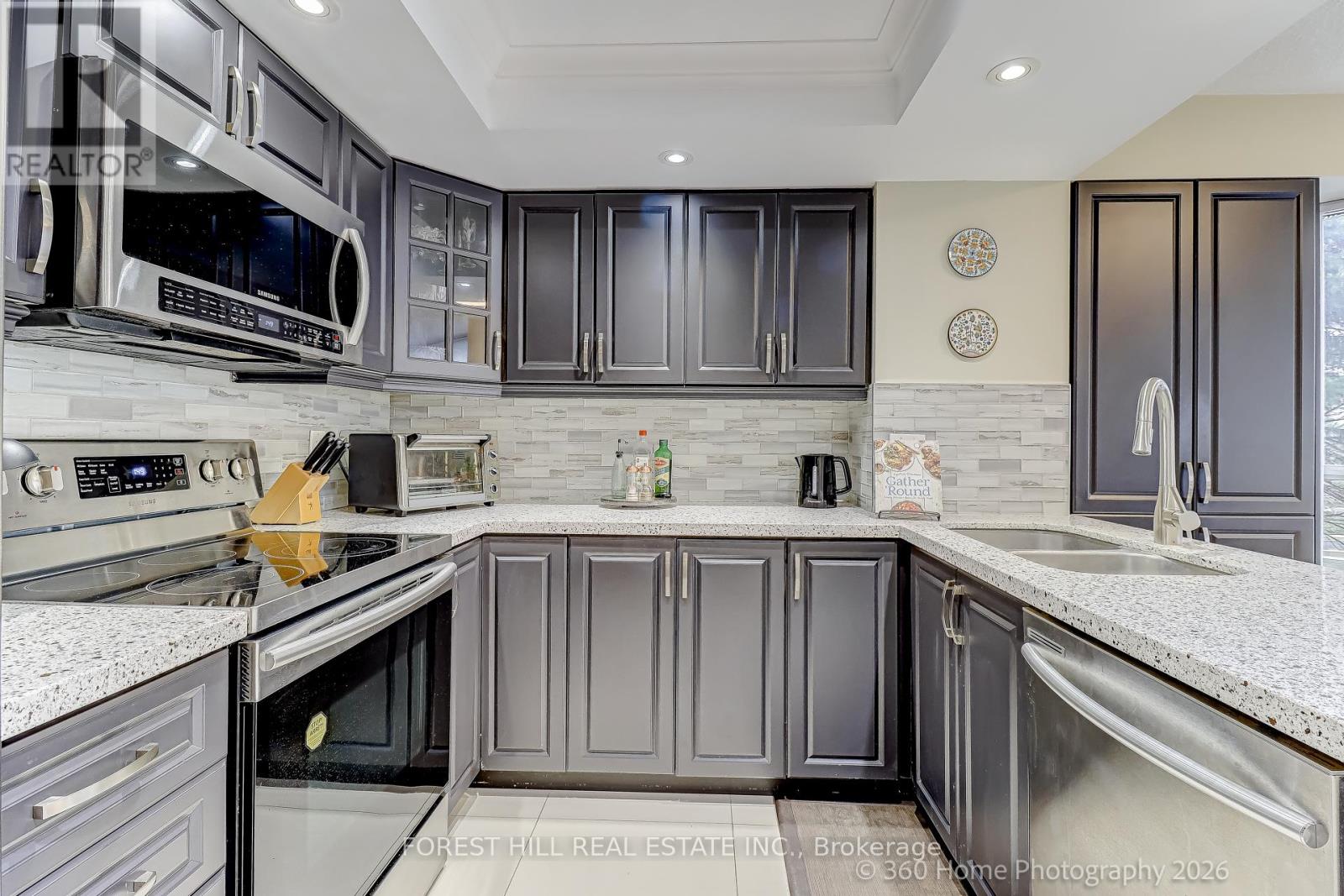 204 - 45 Kingsbridge Garden Circle, Mississauga, Ontario  L5R 3K4 - Photo 7 - W12963474