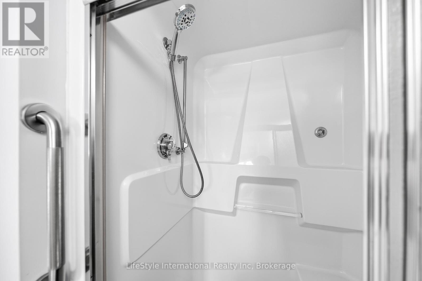 306 - 208 Silvercreek Parkway N, Guelph, Ontario N1H 8H2 - Photo 14 - X12965132