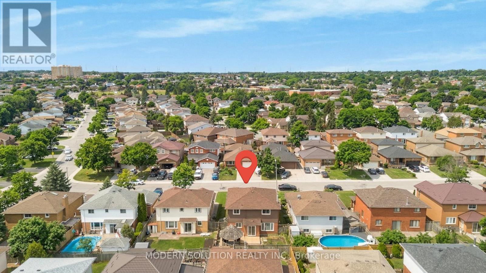 168 Fusilier Drive, Hamilton, Ontario  L9B 2C8 - Photo 3 - X12964750