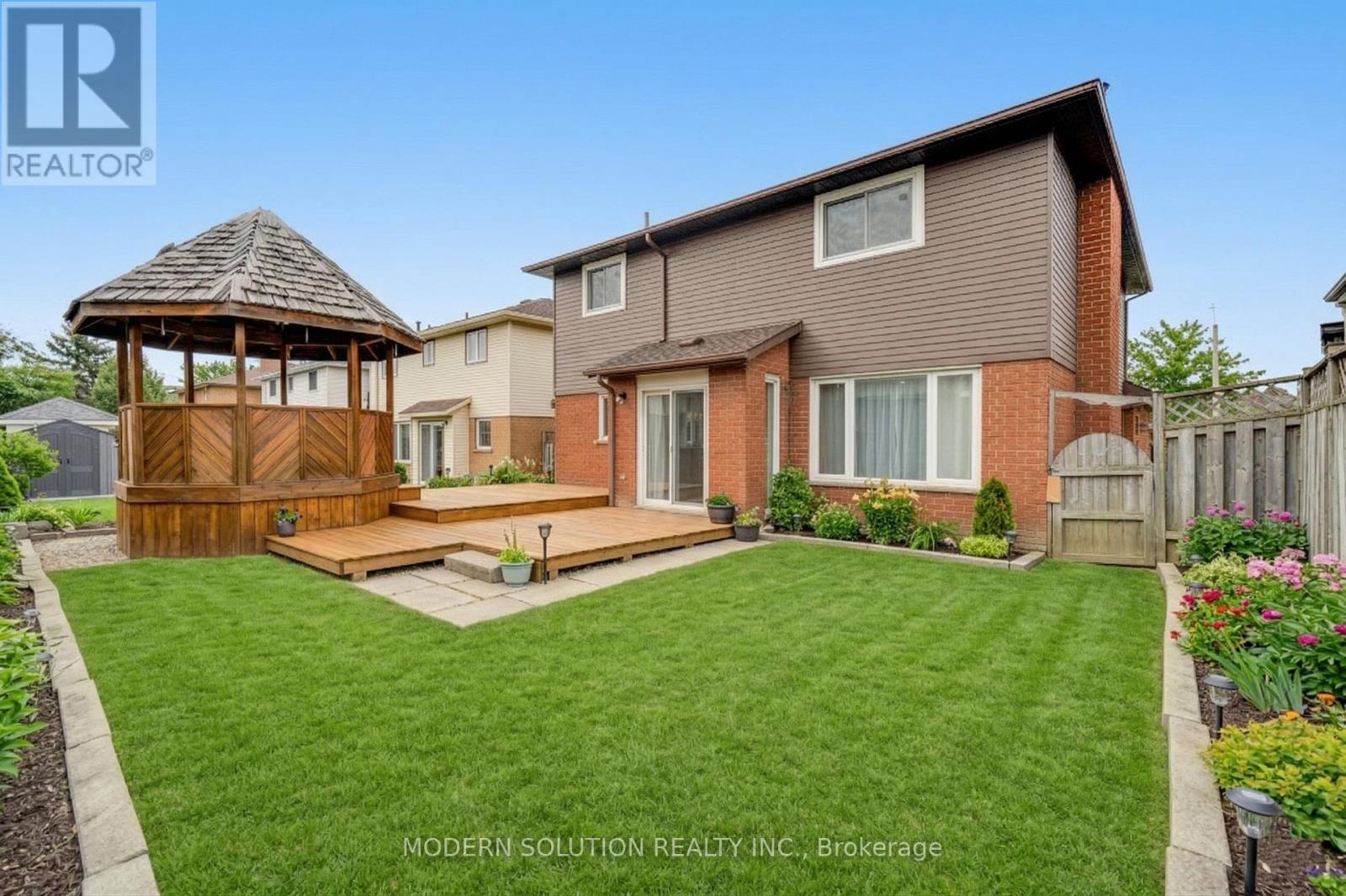 168 Fusilier Drive, Hamilton, Ontario  L9B 2C8 - Photo 49 - X12964750