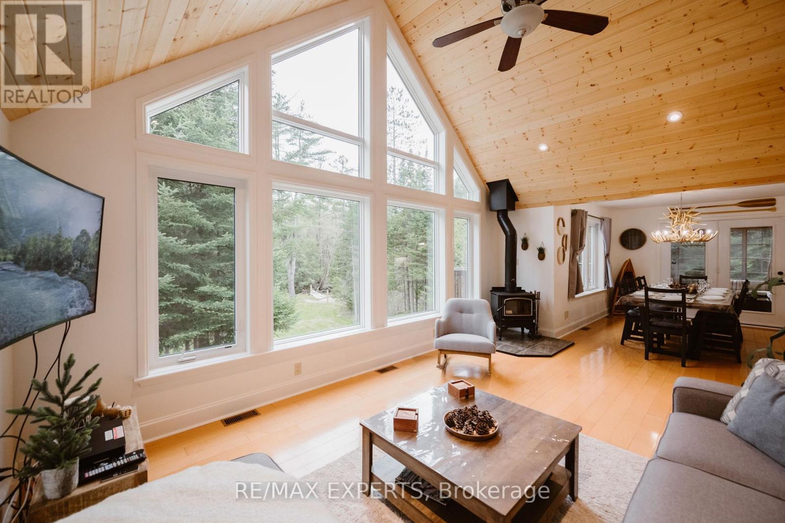 1216 Miriam Drive, Bracebridge, Ontario  P1L 1X1 - Photo 2 - X12964830