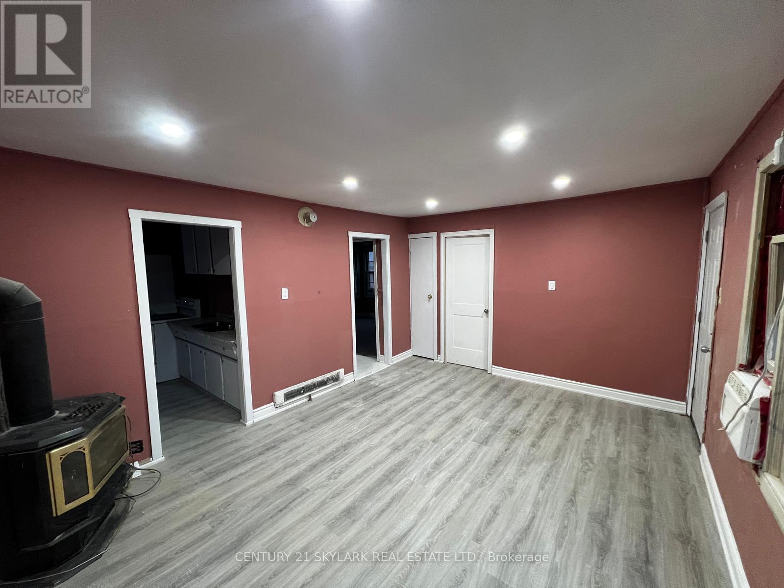 152 Selkirk Avenue, Hamilton, Ontario  L8H 5M2 - Photo 2 - X12964844