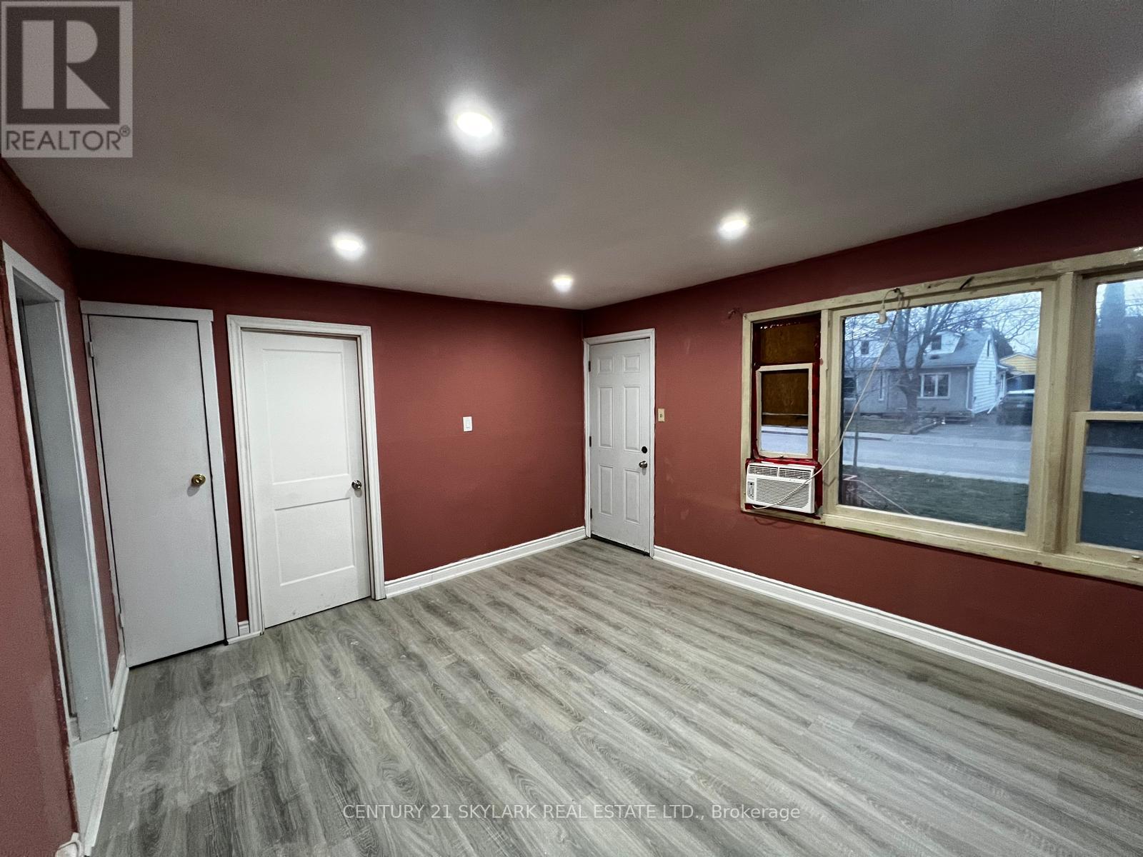 152 Selkirk Avenue, Hamilton, Ontario  L8H 5M2 - Photo 3 - X12964844