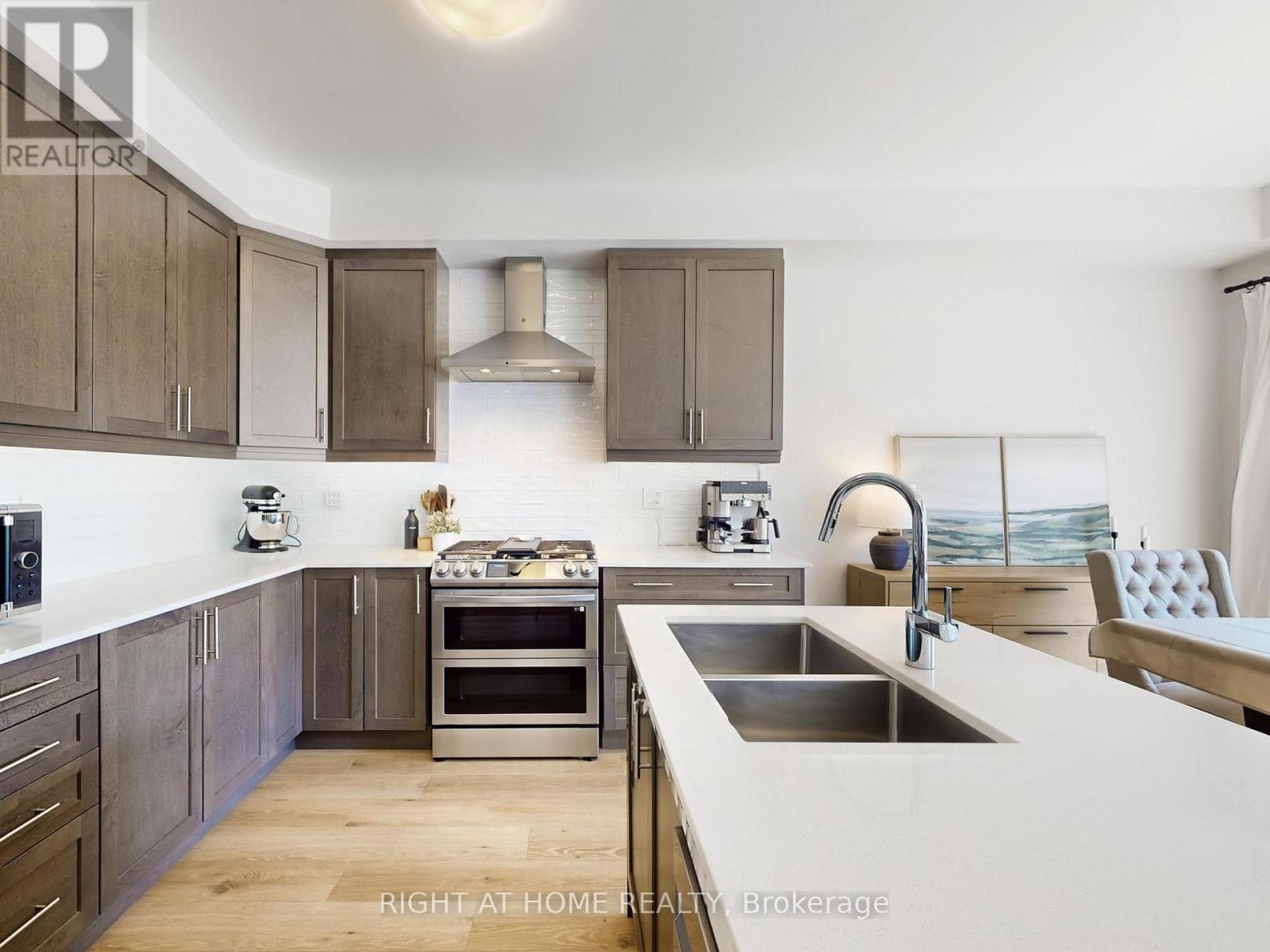 39 Baker Lane, Brant, Ontario  N3L 0J7 - Photo 10 - X12964846