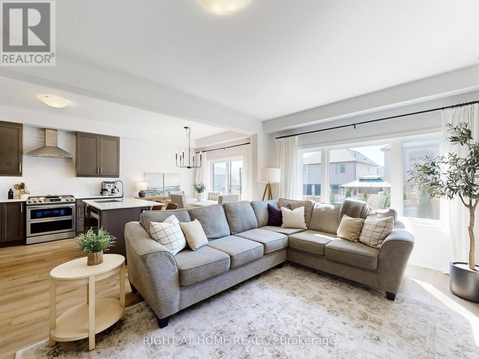 39 Baker Lane, Brant, Ontario  N3L 0J7 - Photo 5 - X12964846