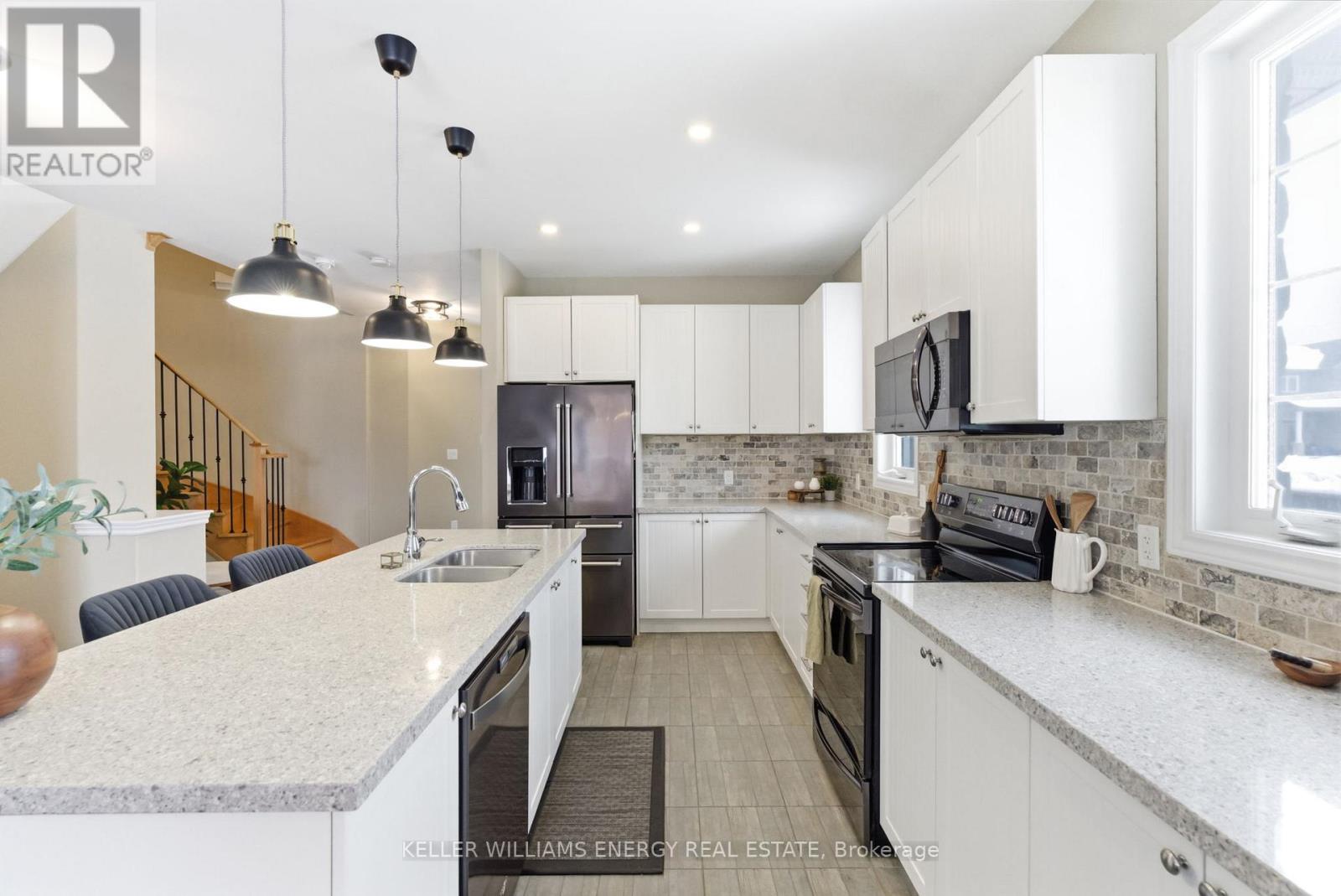 219 Crombie Street, Clarington, Ontario  L1C 0T8 - Photo 10 - E12965224