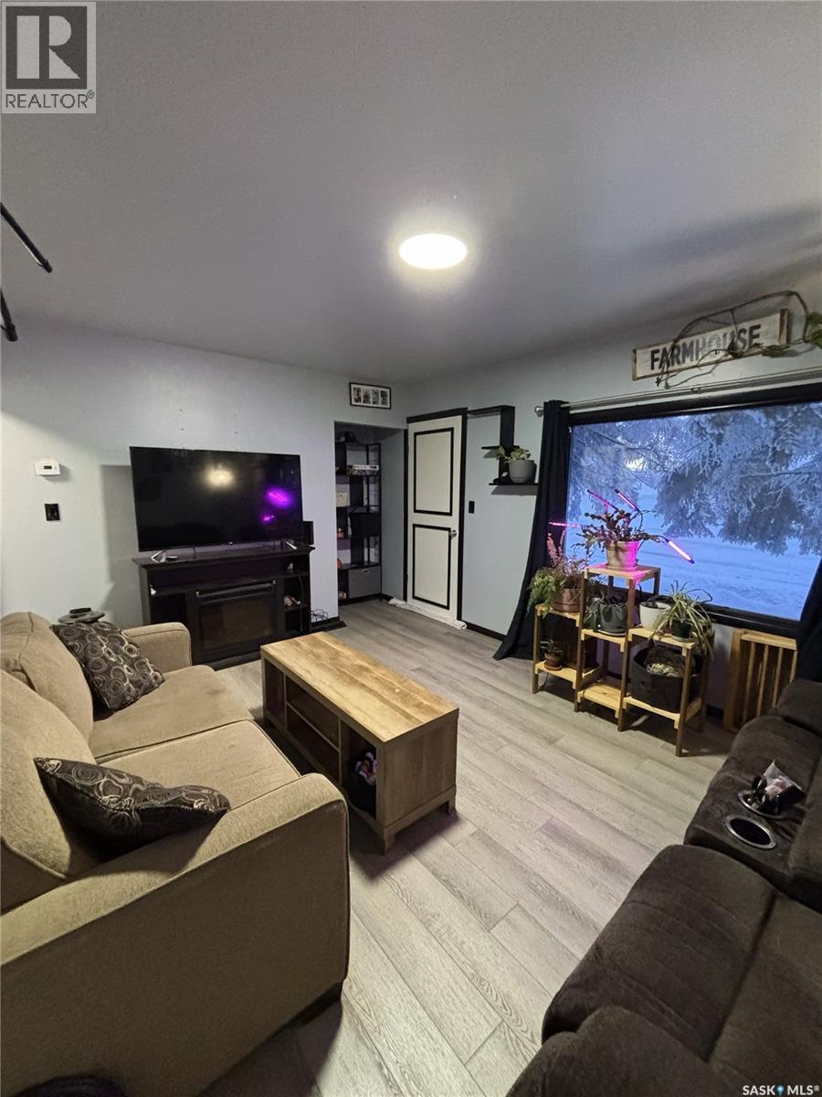 301 2nd Avenue, Cudworth, Saskatchewan  S0K 1B0 - Photo 8 - SK026521