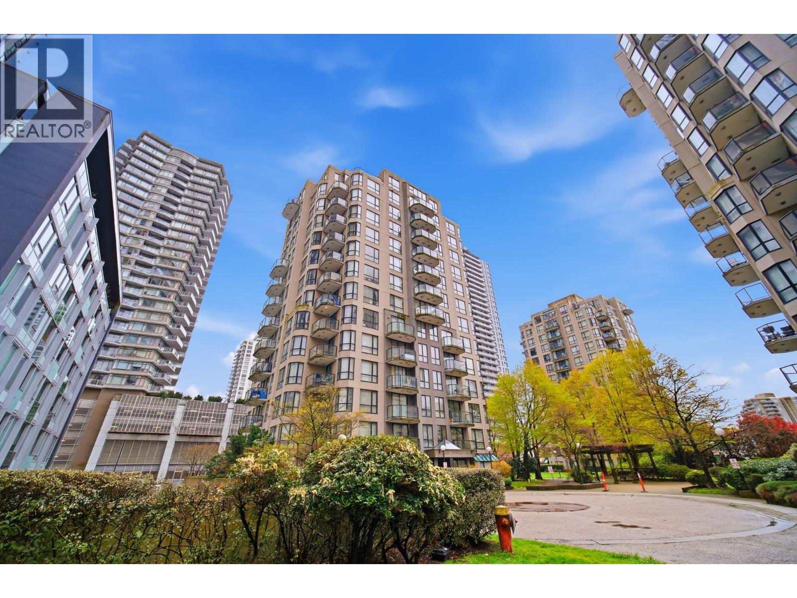 603 828 Agnes Street, New Westminster, British Columbia  V3M 1H5 - Photo 2 - R3107255