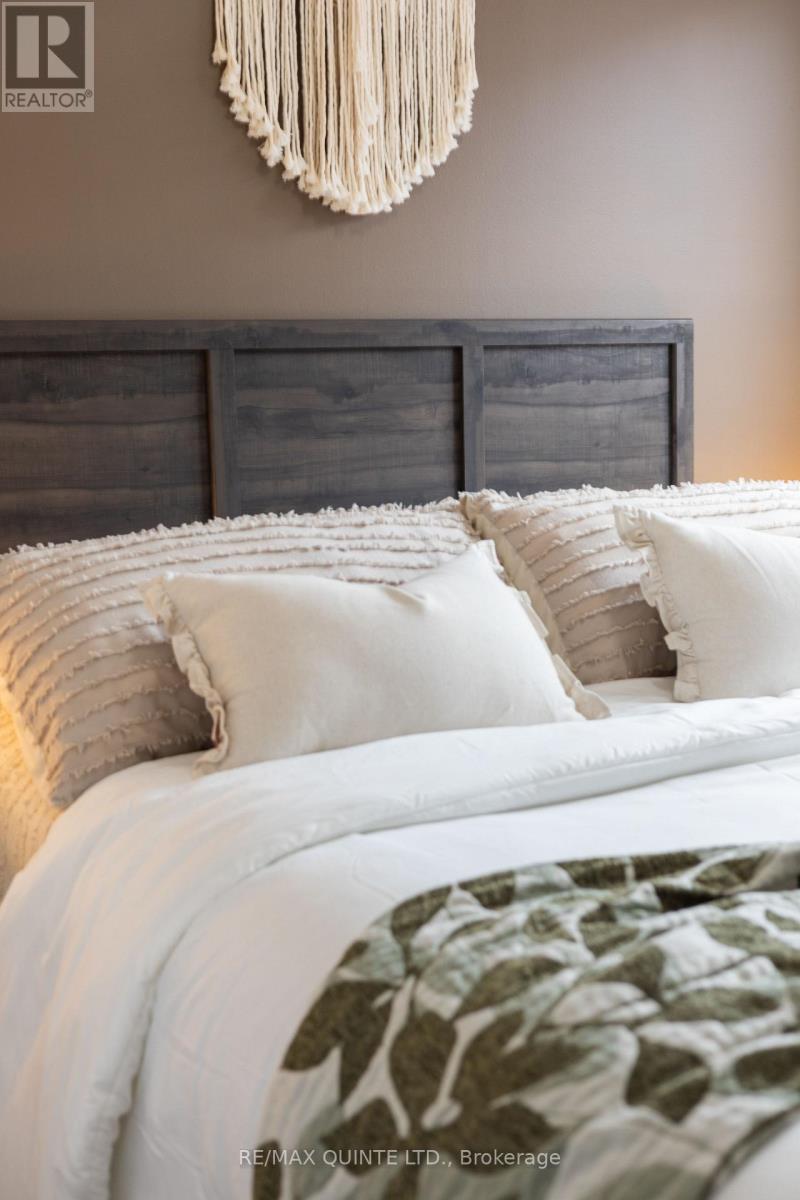 310 Bridge Street W, Belleville, Ontario  K8N 4Z2 - Photo 36 - X12965098