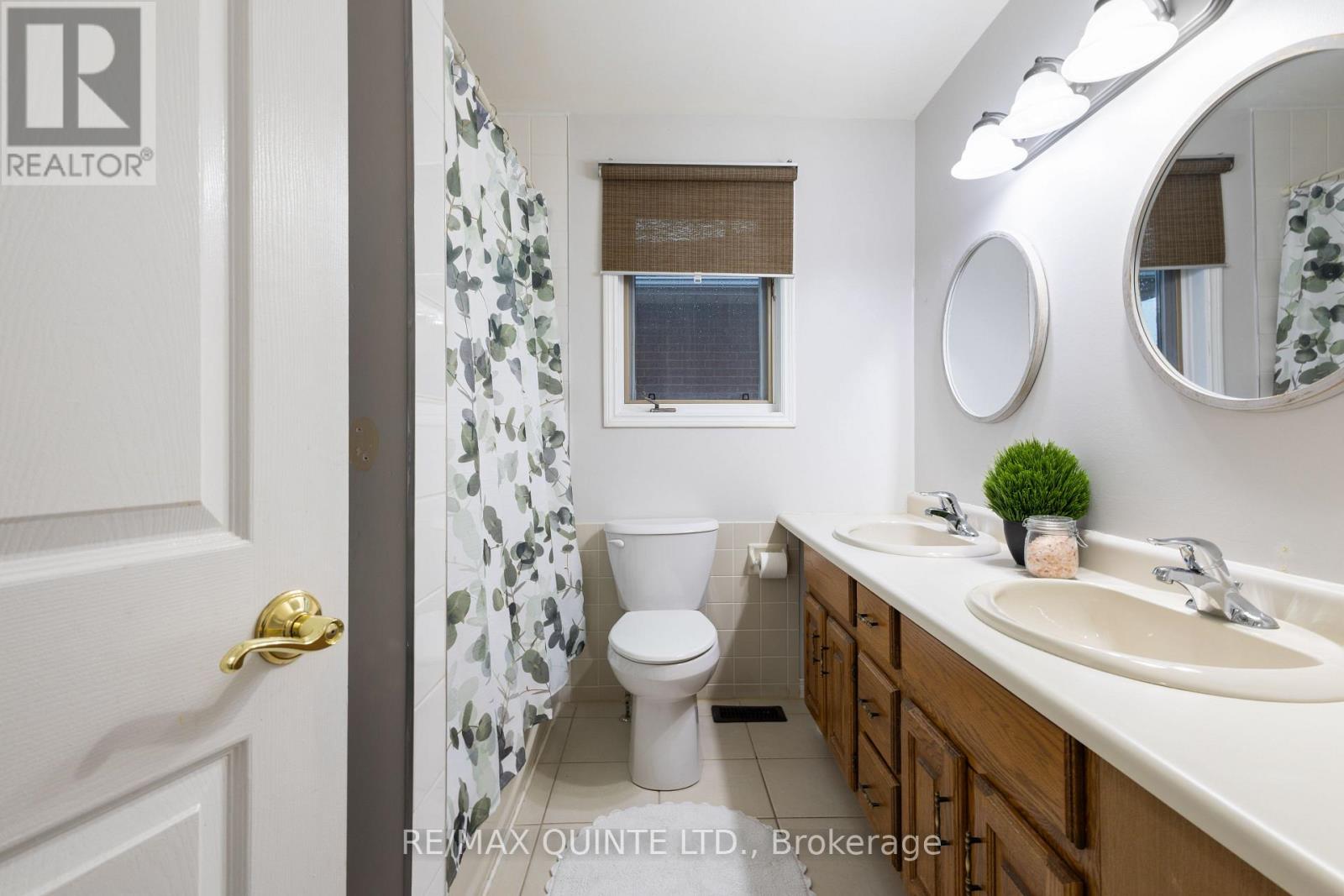 310 Bridge Street W, Belleville, Ontario  K8N 4Z2 - Photo 38 - X12965098