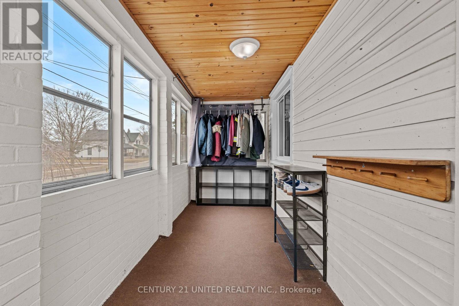 296 Mcgill Street, Peterborough, Ontario  K9J 1W5 - Photo 3 - X12965316