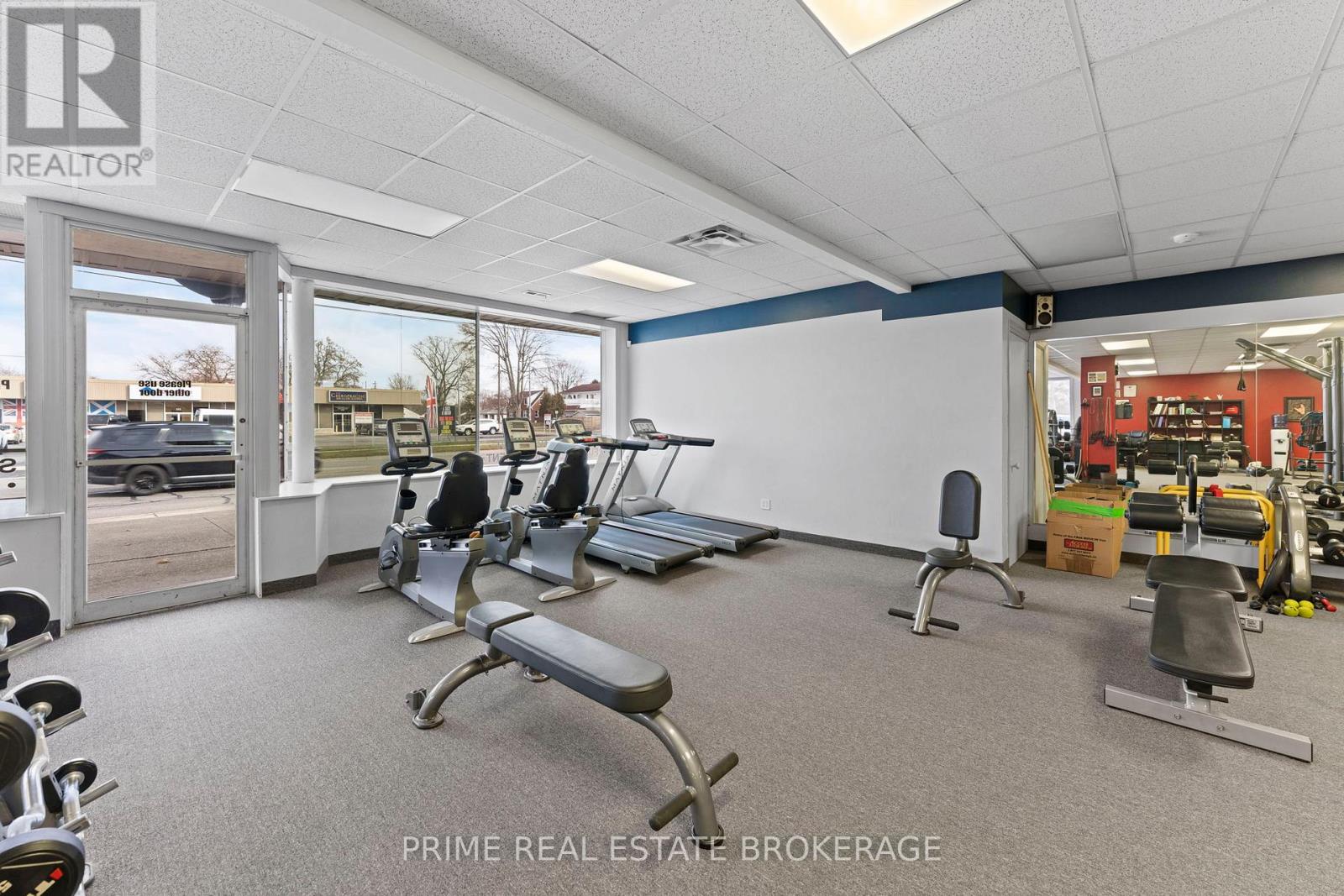 544 Queen Street, Chatham-Kent, Ontario  N7M 2J6 - Photo 13 - X12964496