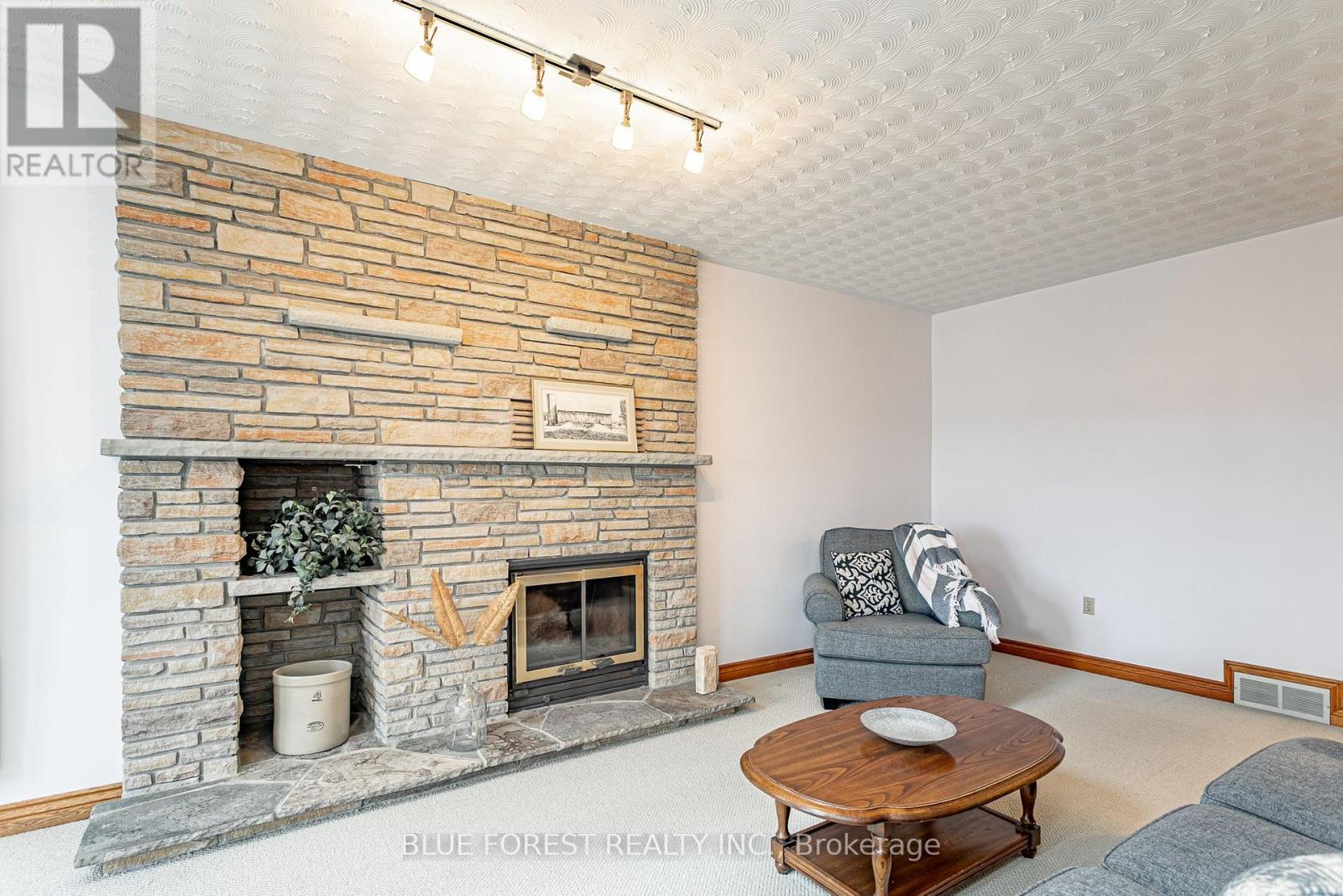 129 Wheeler Avenue, Thames Centre, Ontario  N0L 1G2 - Photo 14 - X12964968