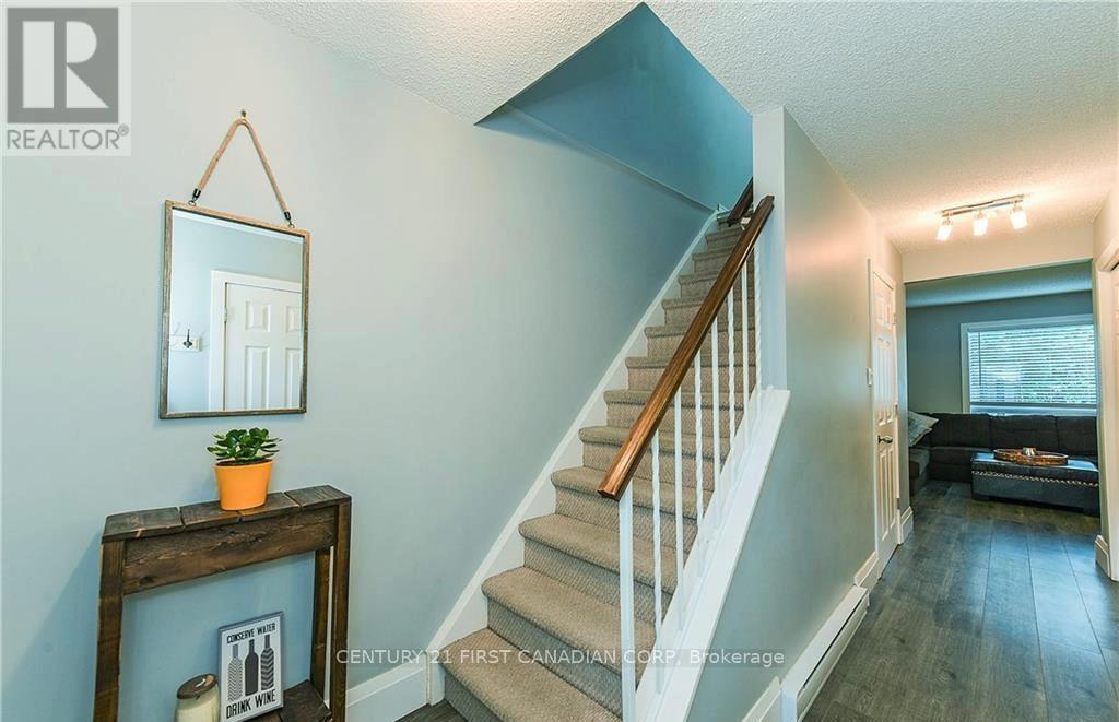 110 - 166 Southdale Road W, London South, Ontario  N6J 2J1 - Photo 2 - X12965080