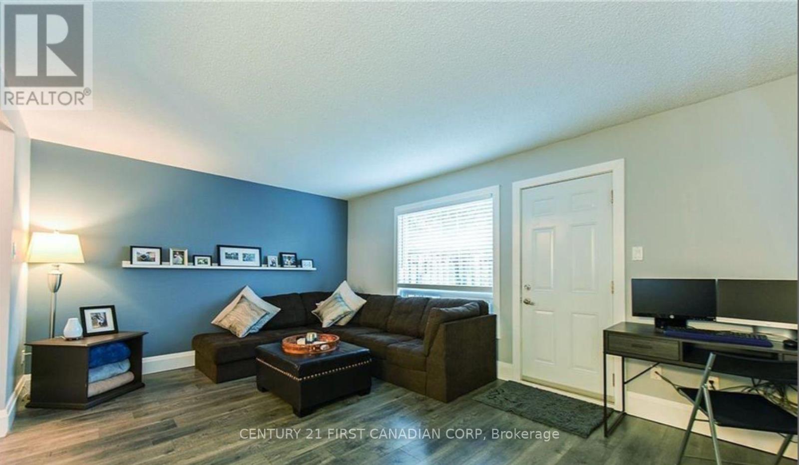 110 - 166 Southdale Road W, London South, Ontario  N6J 2J1 - Photo 3 - X12965080