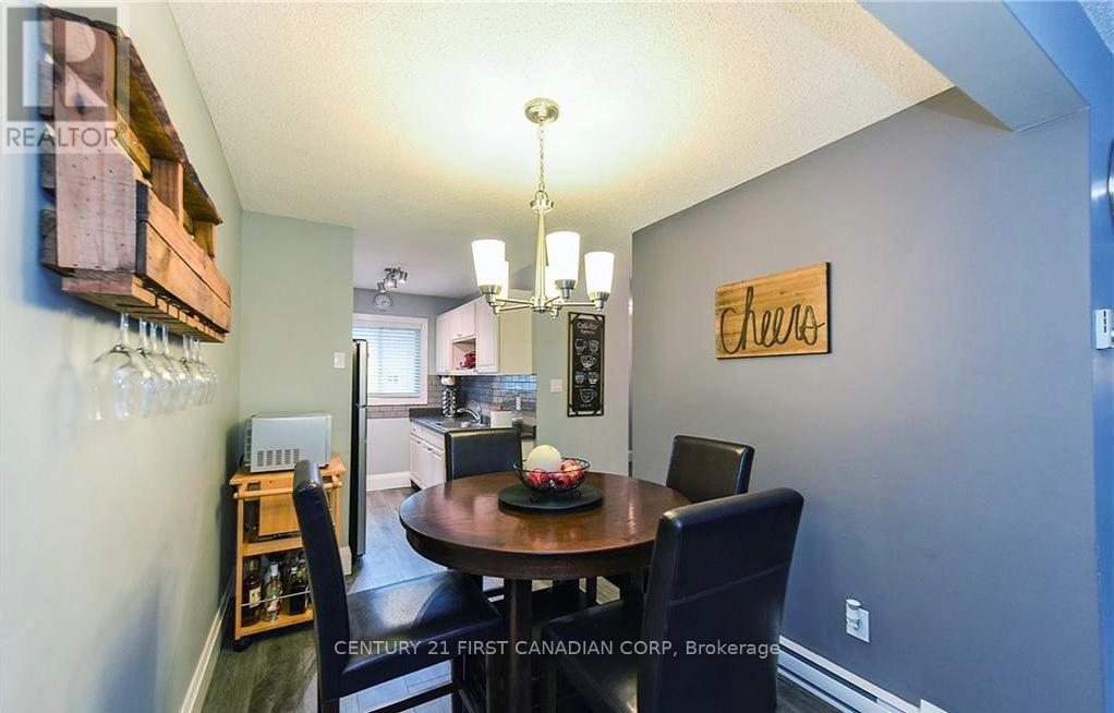110 - 166 Southdale Road W, London South, Ontario  N6J 2J1 - Photo 5 - X12965080