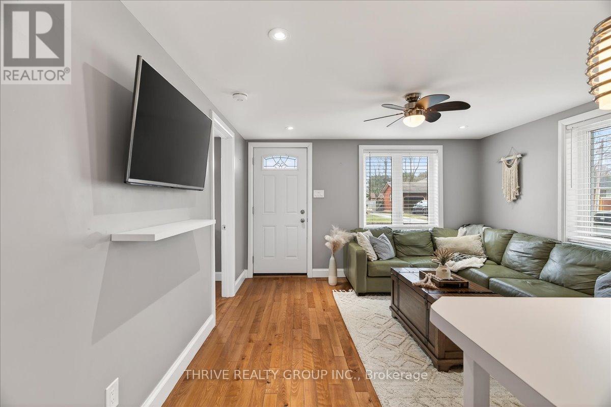 83 Fourth Avenue, Aylmer, Ontario  N5H 2L2 - Photo 5 - X12965082