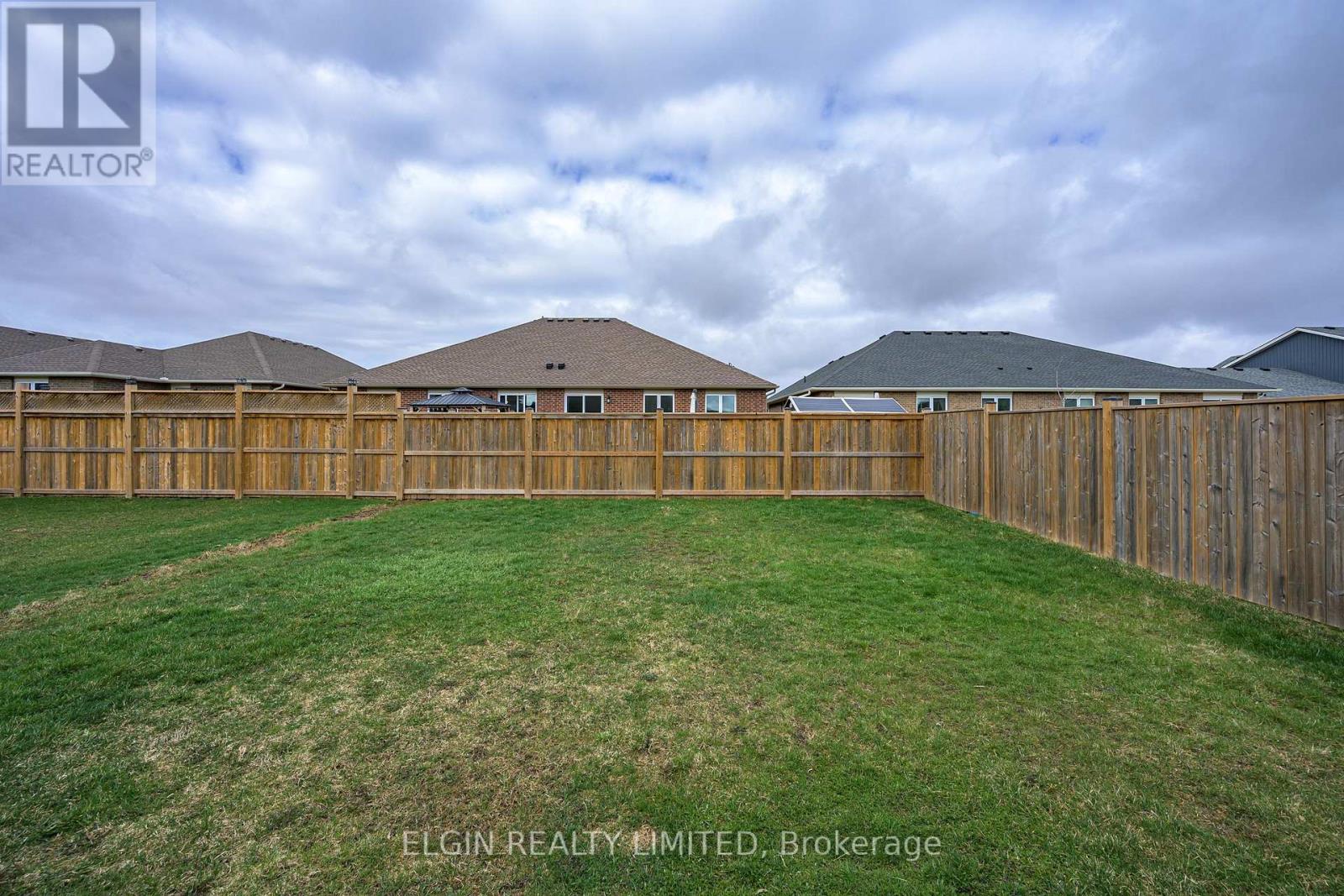 92 Renaissance Court, St. Thomas, Ontario  N5R 0K1 - Photo 3 - X12965322