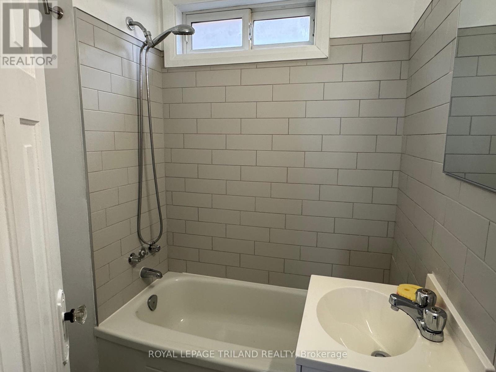 Main - 140 Arundell Street, London East, Ontario  N5Z 2J9 - Photo 17 - X12965340