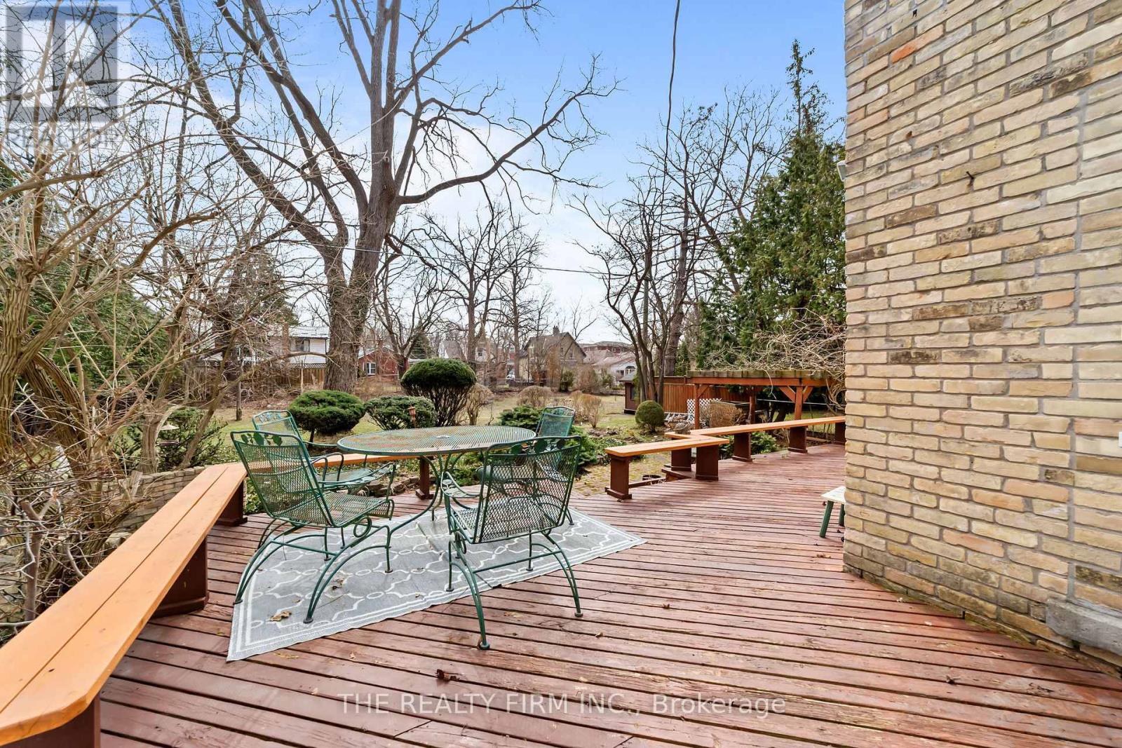 15 Mayfair Drive, London East, Ontario  N6A 2M7 - Photo 10 - X12965382