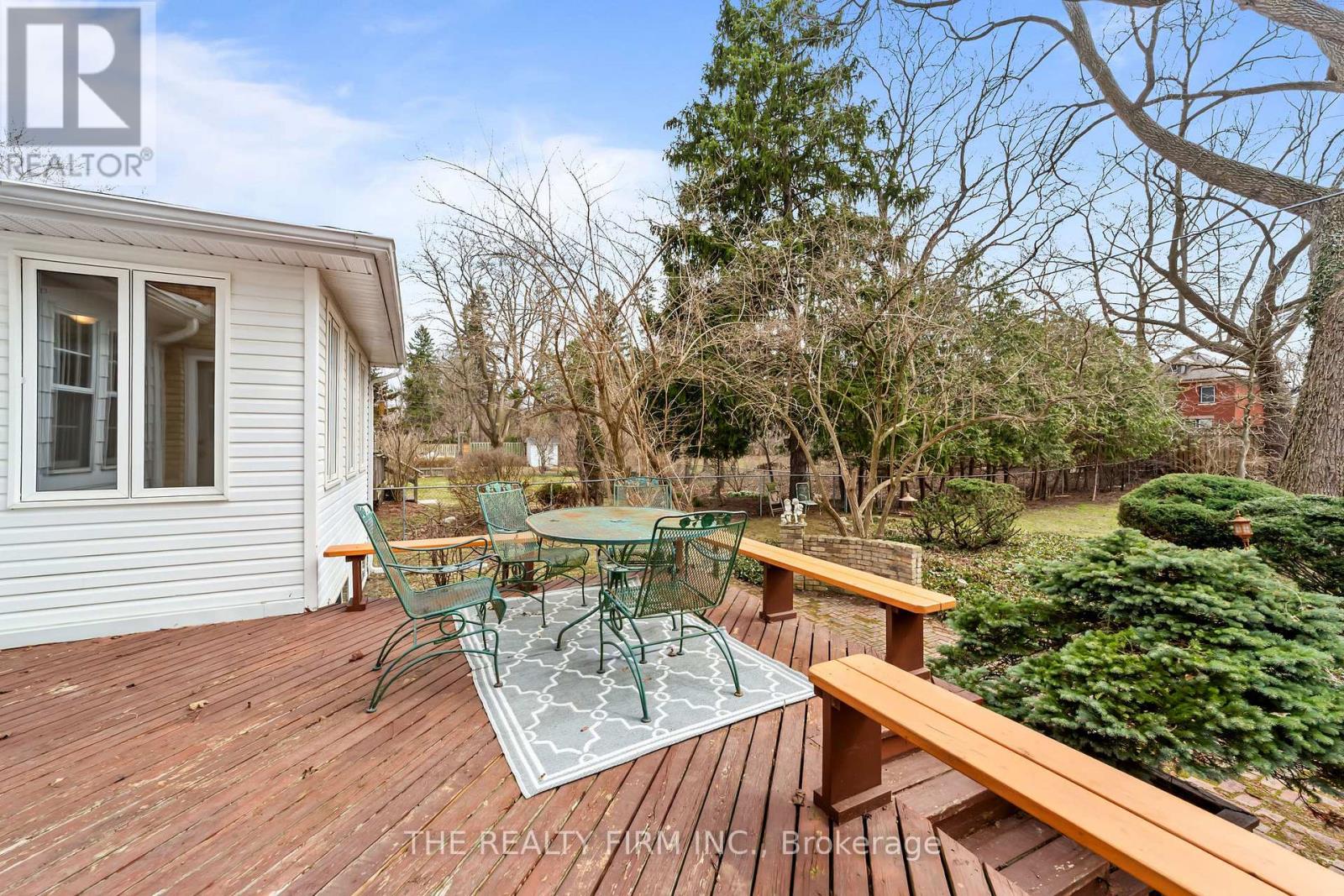 15 Mayfair Drive, London East, Ontario  N6A 2M7 - Photo 12 - X12965382